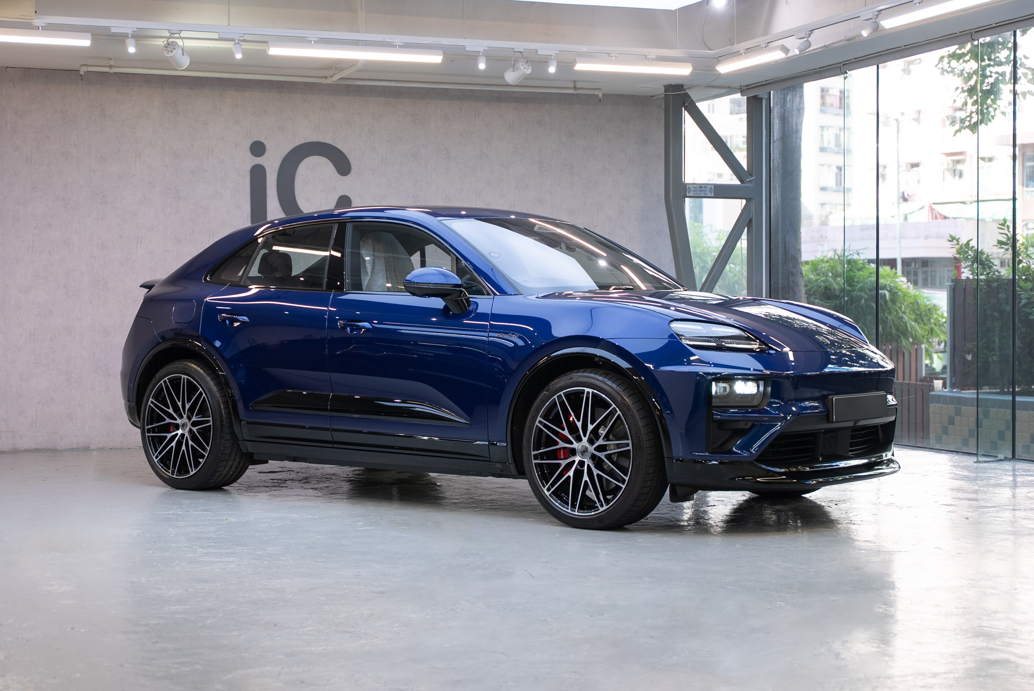 Porsche Macan Turbo EV 透明 PPF 施工作品