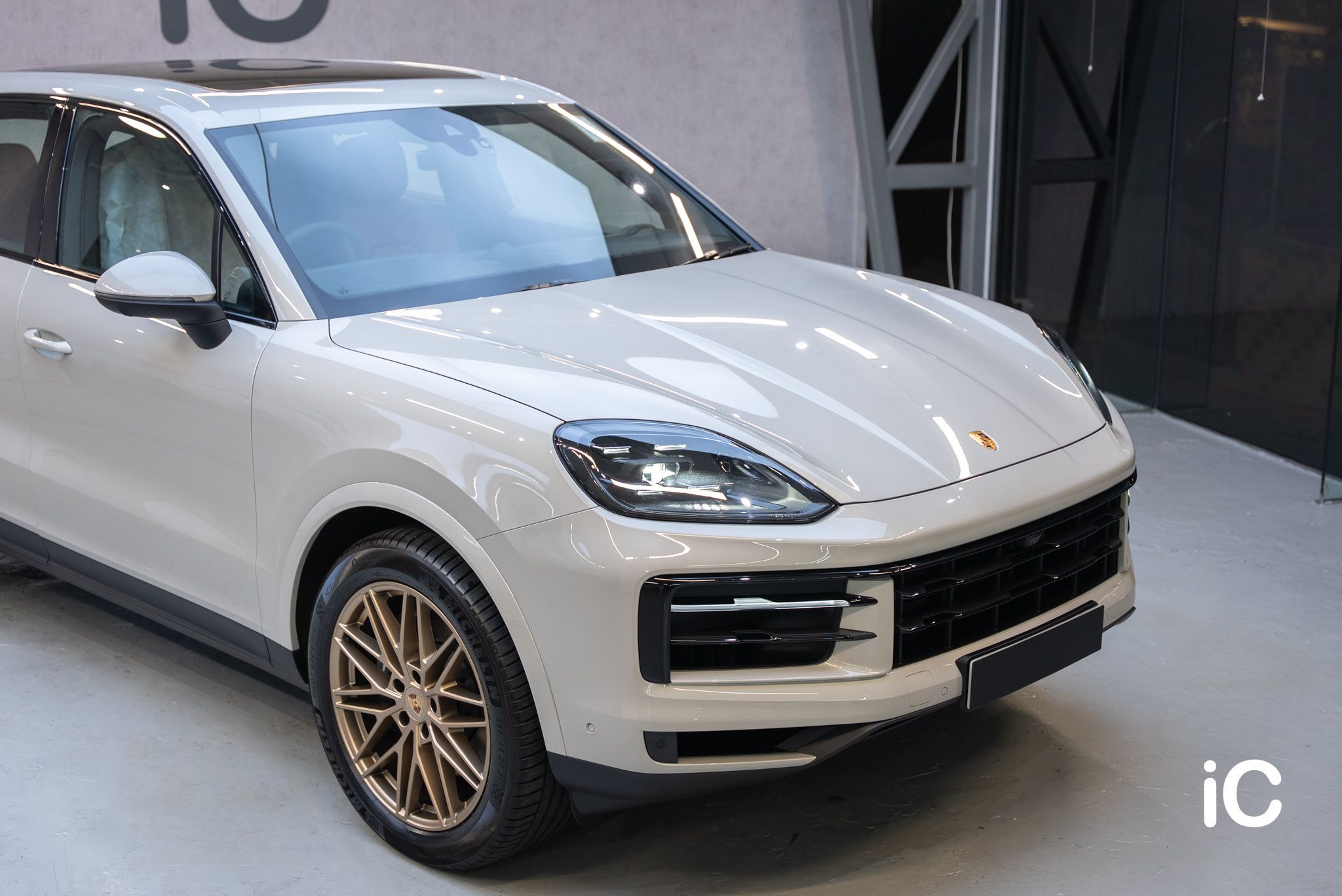 Porsche Cayenne 透明 PPF 施工作品