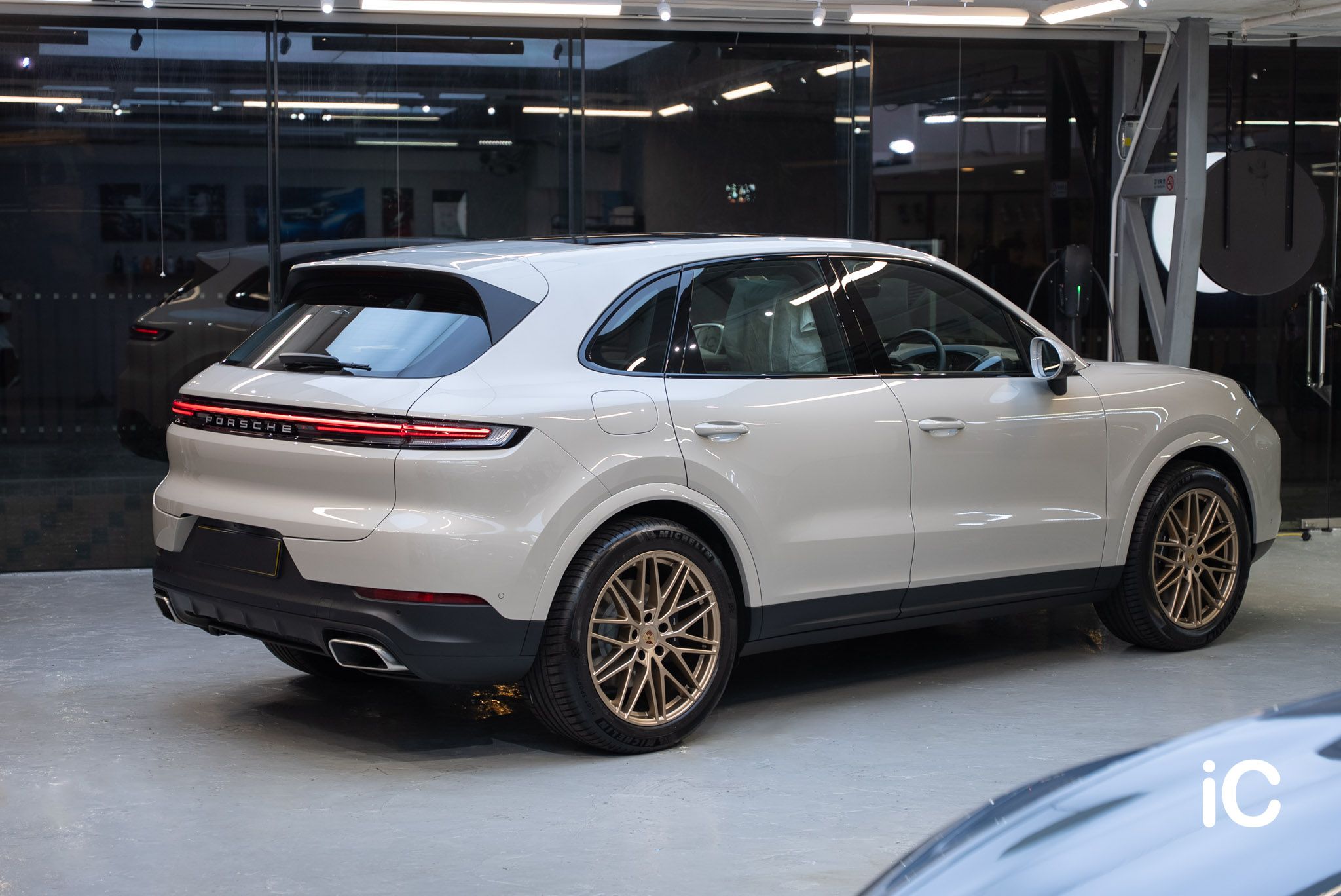 Porsche Cayenne 透明 PPF 施工作品