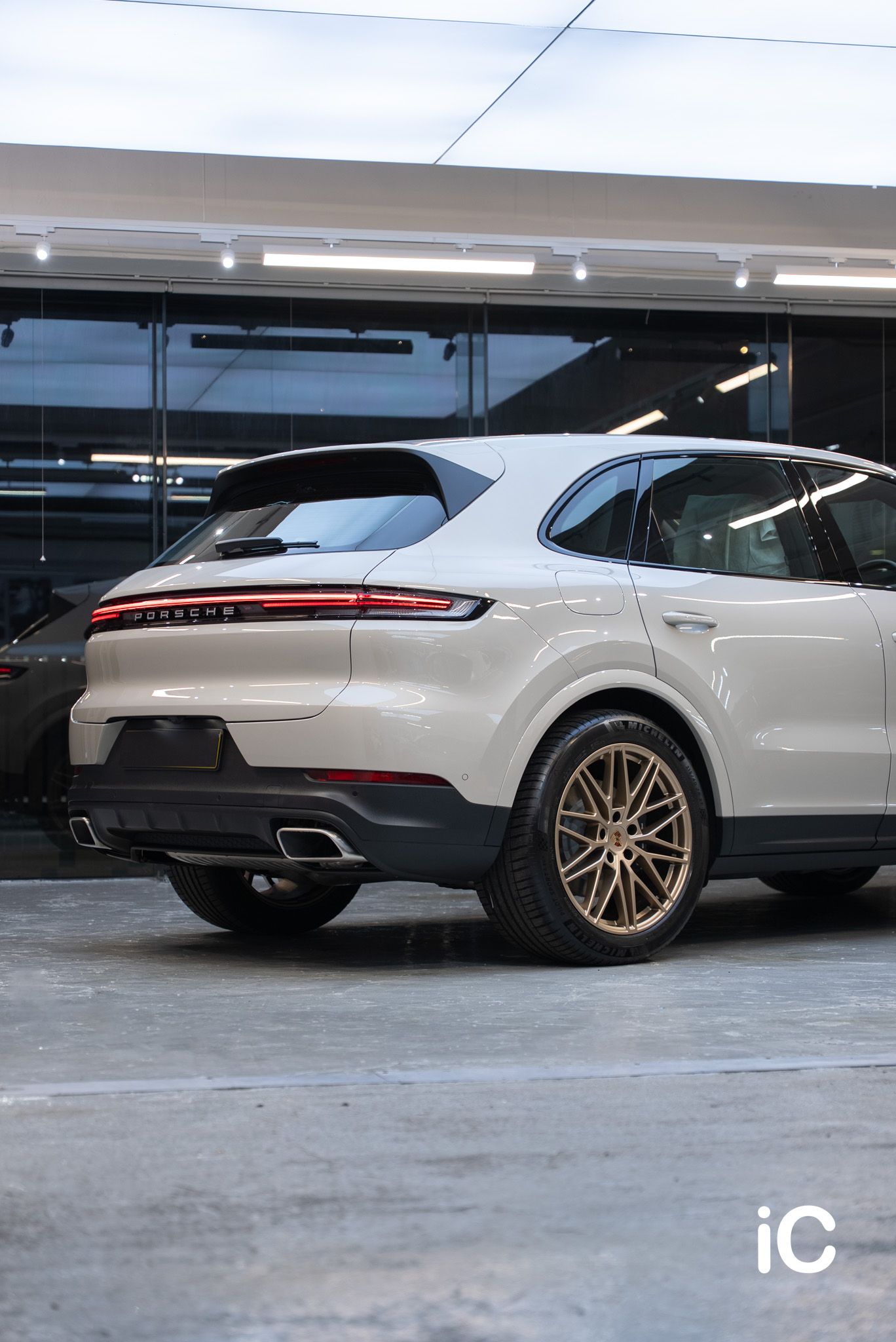 Porsche Cayenne 透明 PPF 施工作品
