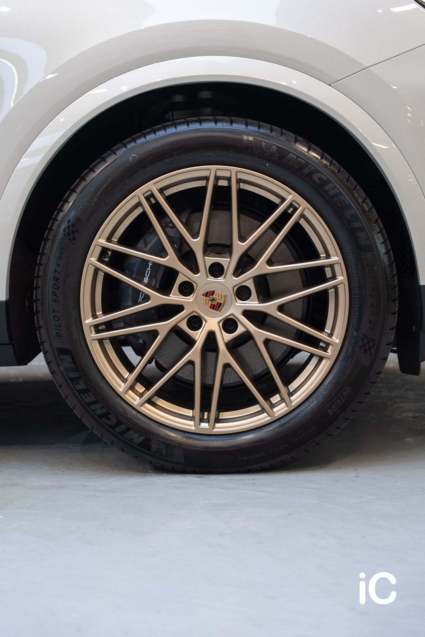 Porsche Cayenne 透明 PPF 施工作品