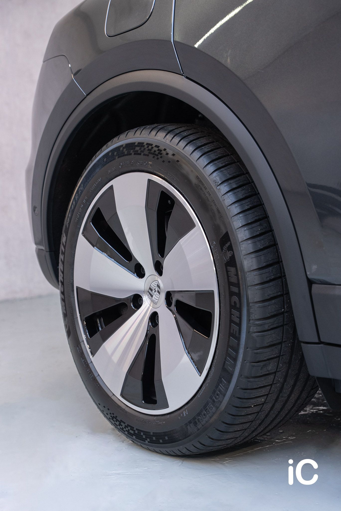 Porsche Macan EV 透明 PPF 施工作品