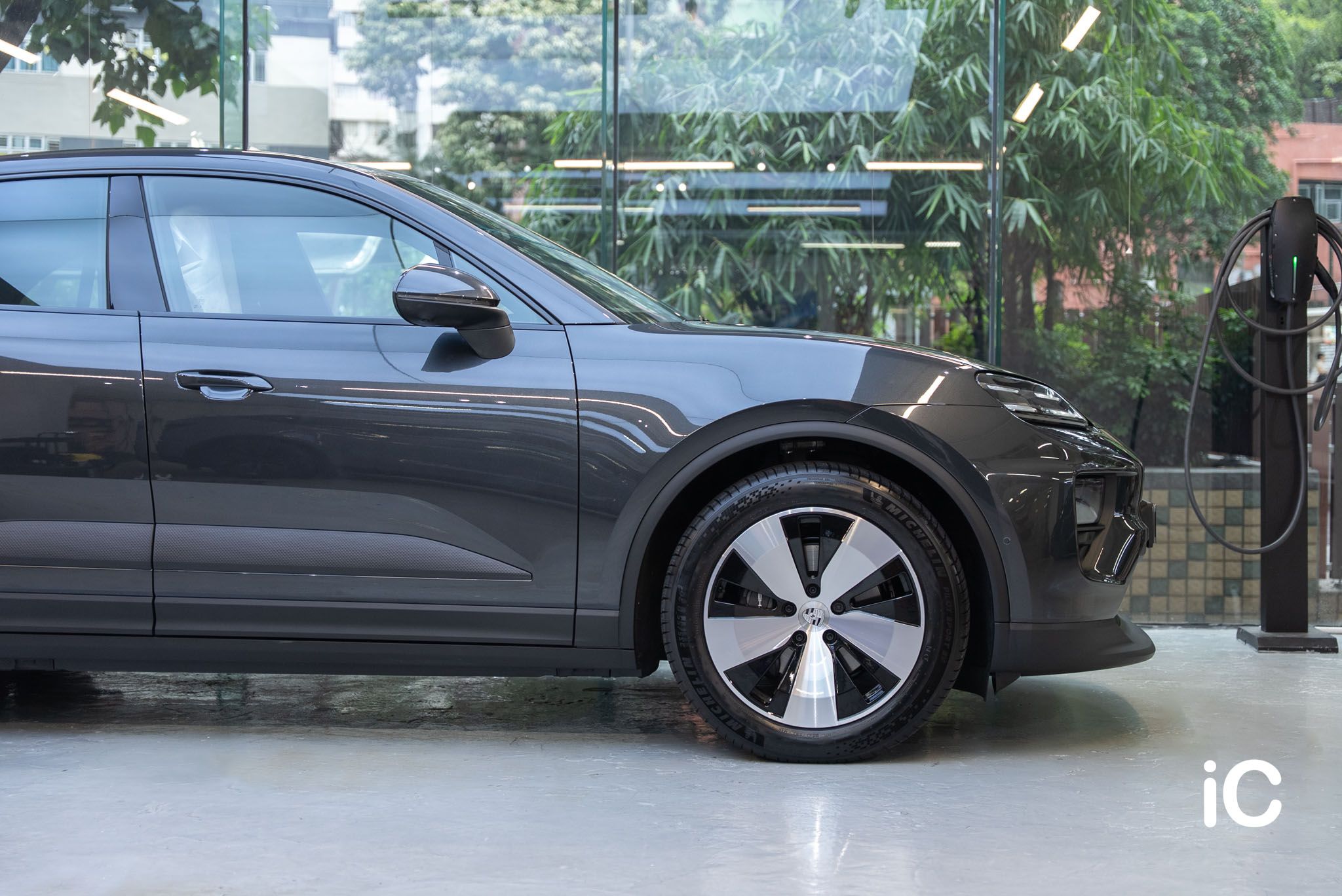 Porsche Macan EV 透明 PPF 施工作品