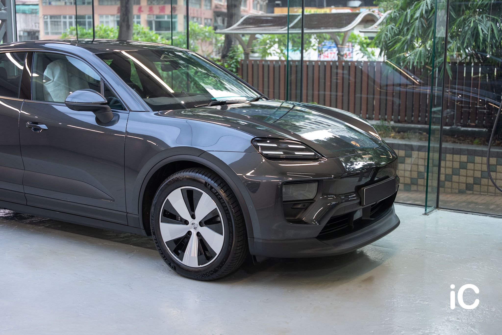 Porsche Macan EV 透明 PPF 施工作品