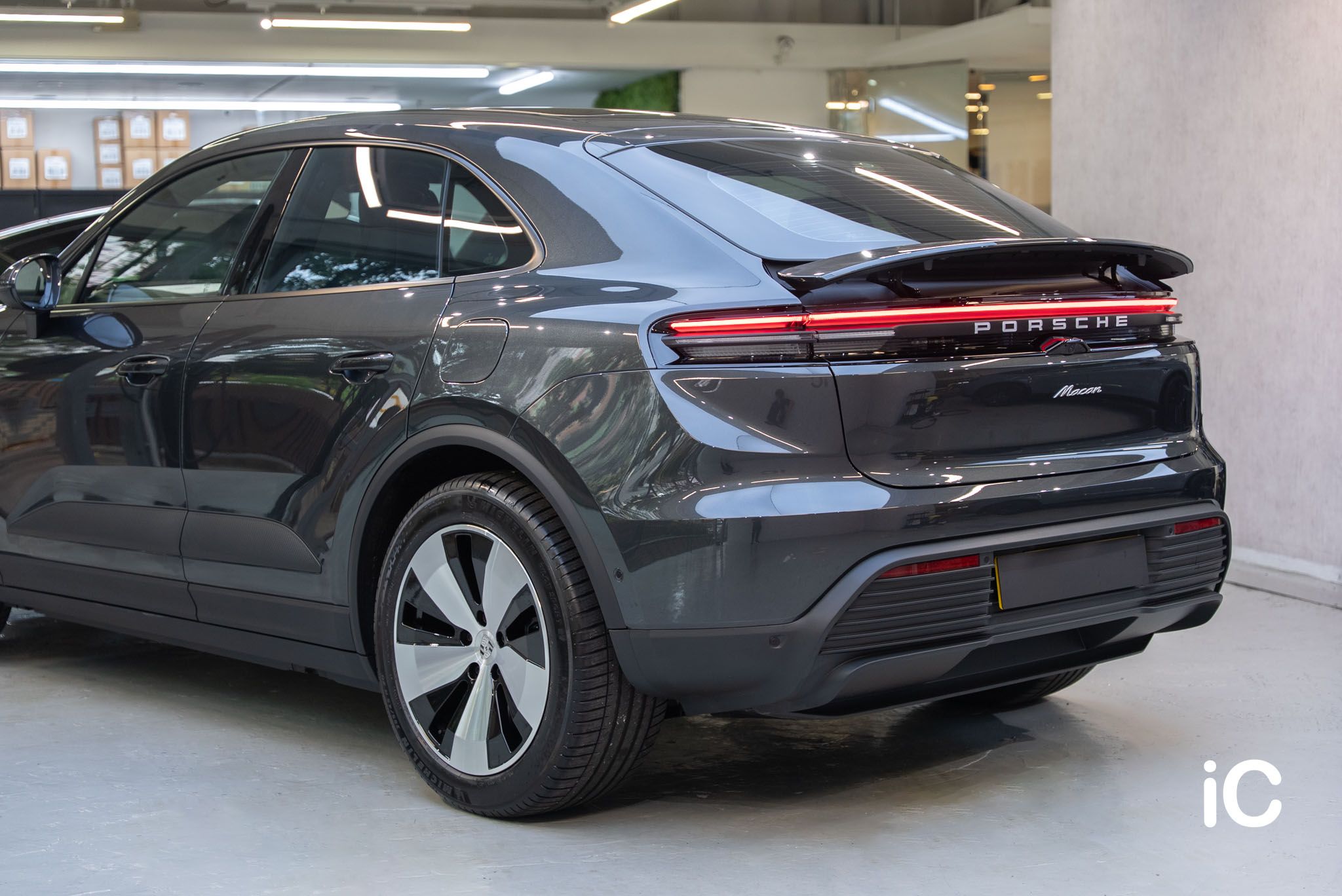 Porsche Macan EV 透明 PPF 施工作品