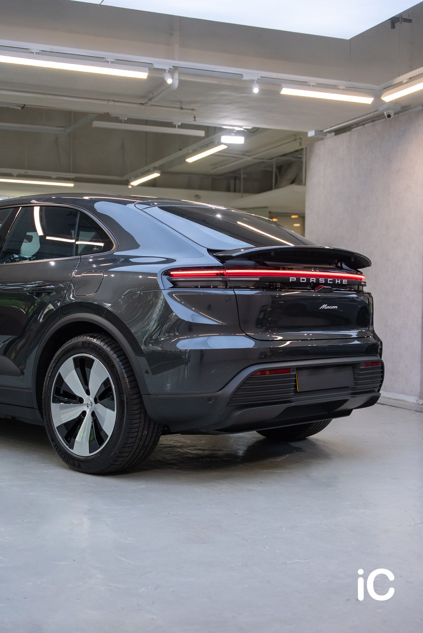 Porsche Macan EV 透明 PPF 施工作品