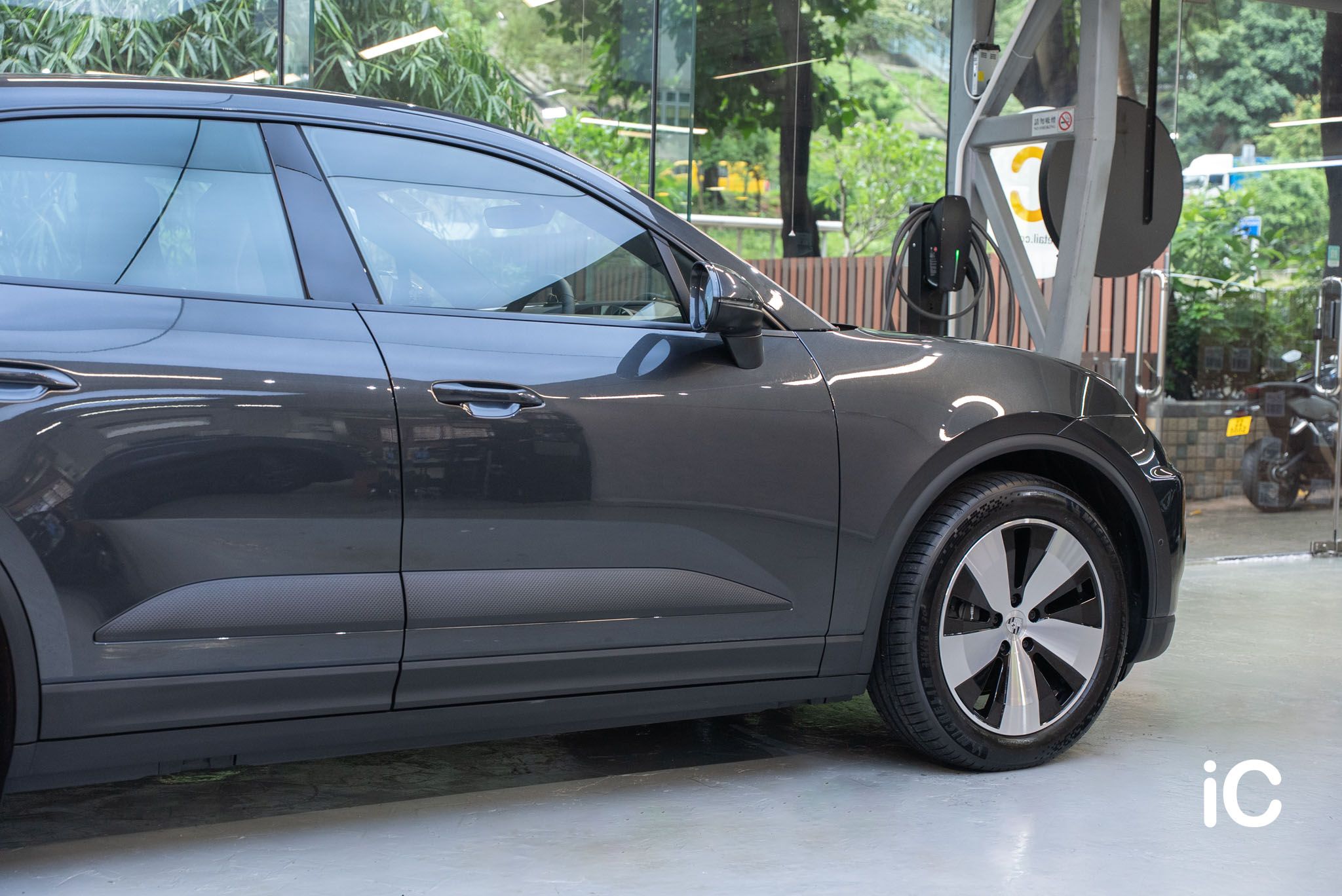 Porsche Macan EV 透明 PPF 施工作品