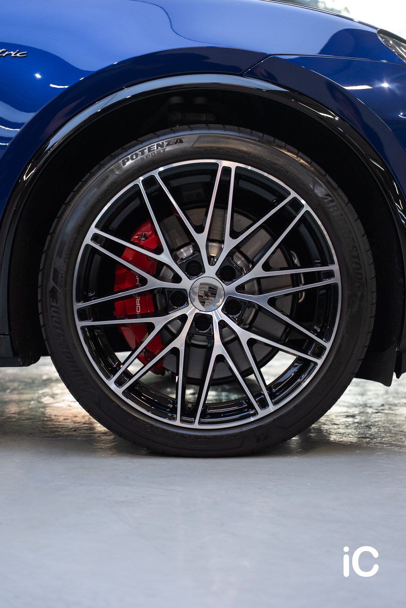 Porsche Macan Turbo EV 透明 PPF 施工作品