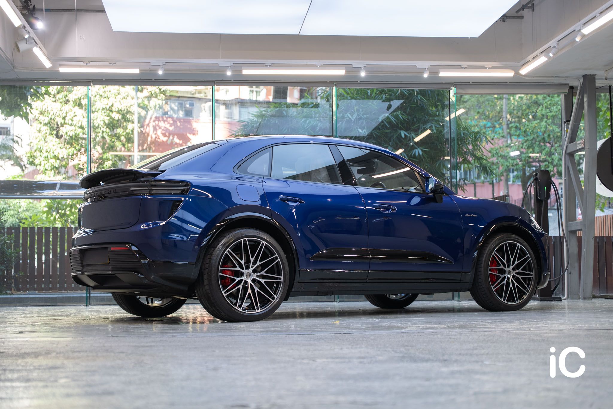 Porsche Macan Turbo EV 透明 PPF 施工作品
