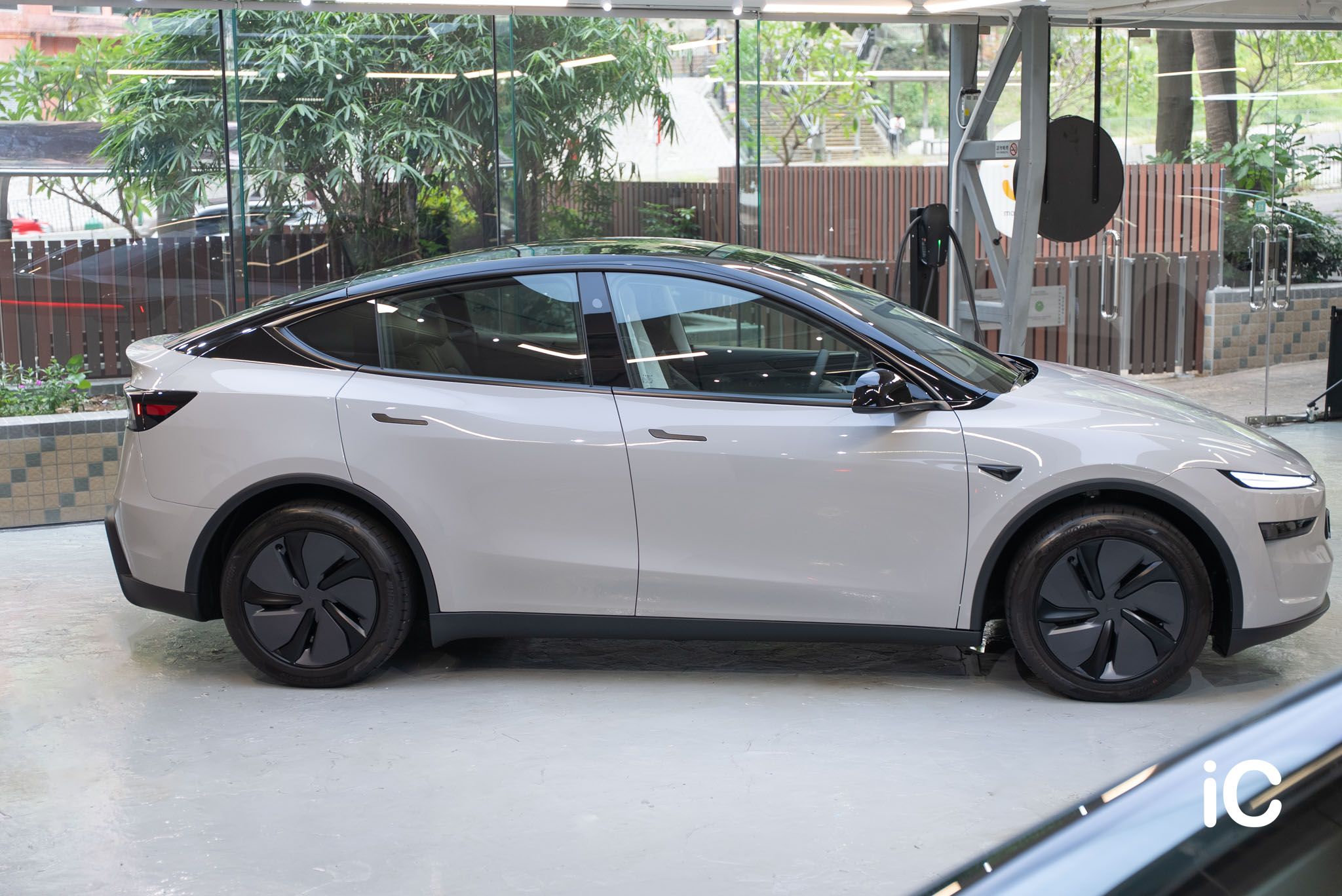 Tesla Model Y 轉色 PPF 施工作品