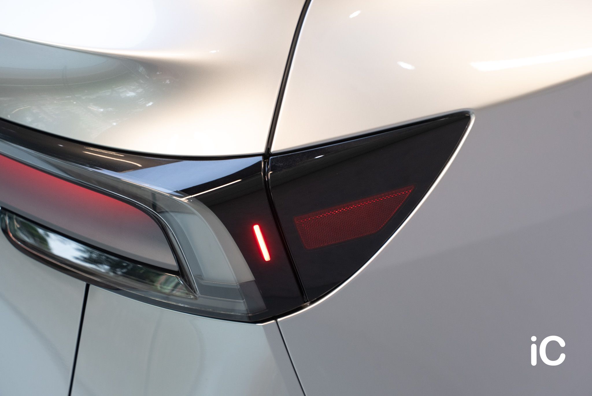 Tesla Model Y 轉色 PPF 施工作品
