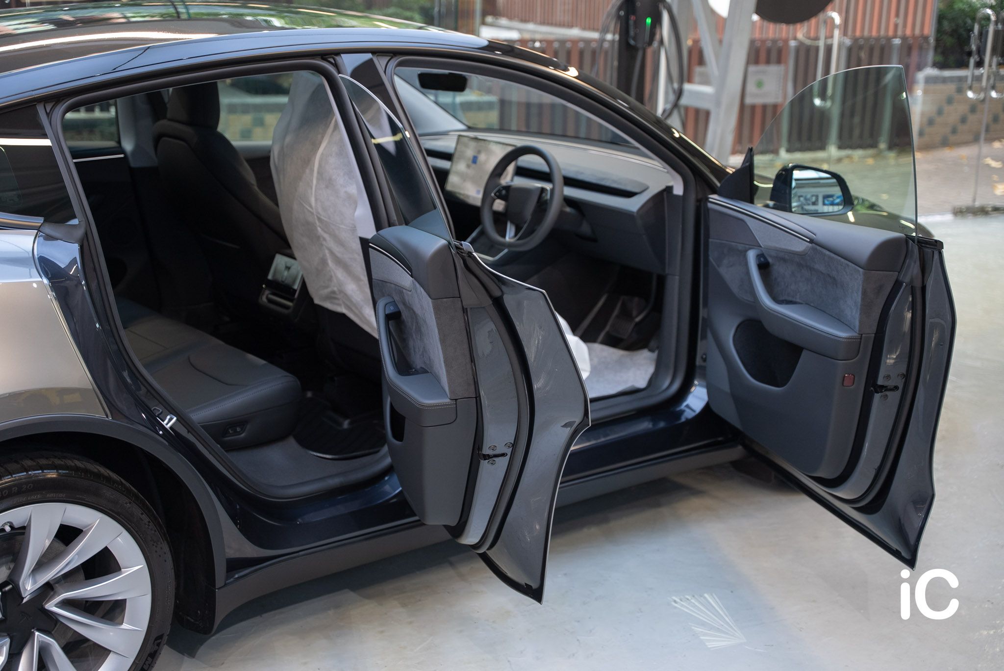 Tesla Model Y 轉色 PPF 施工作品