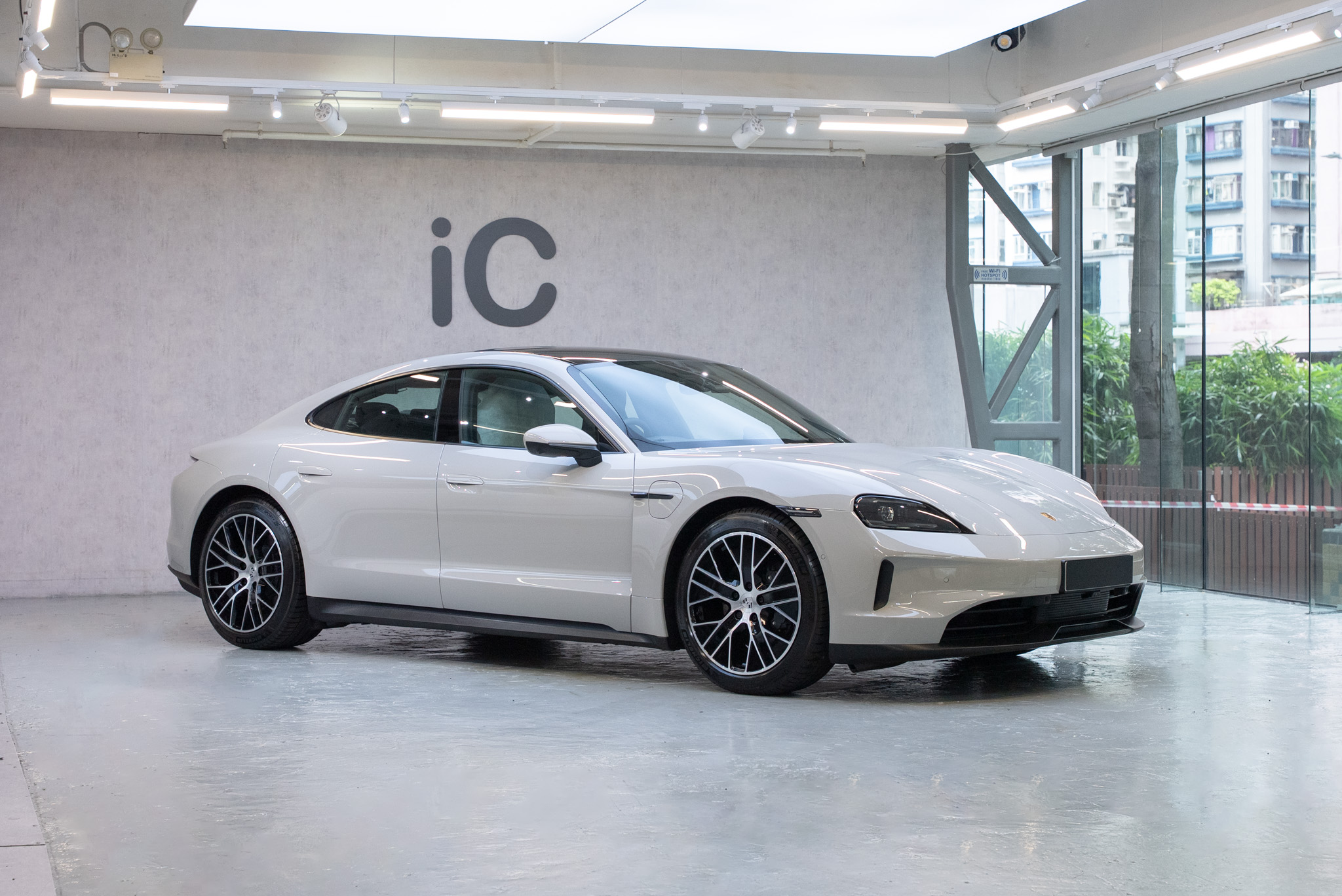 Porsche Taycan 透明 PPF 施工作品