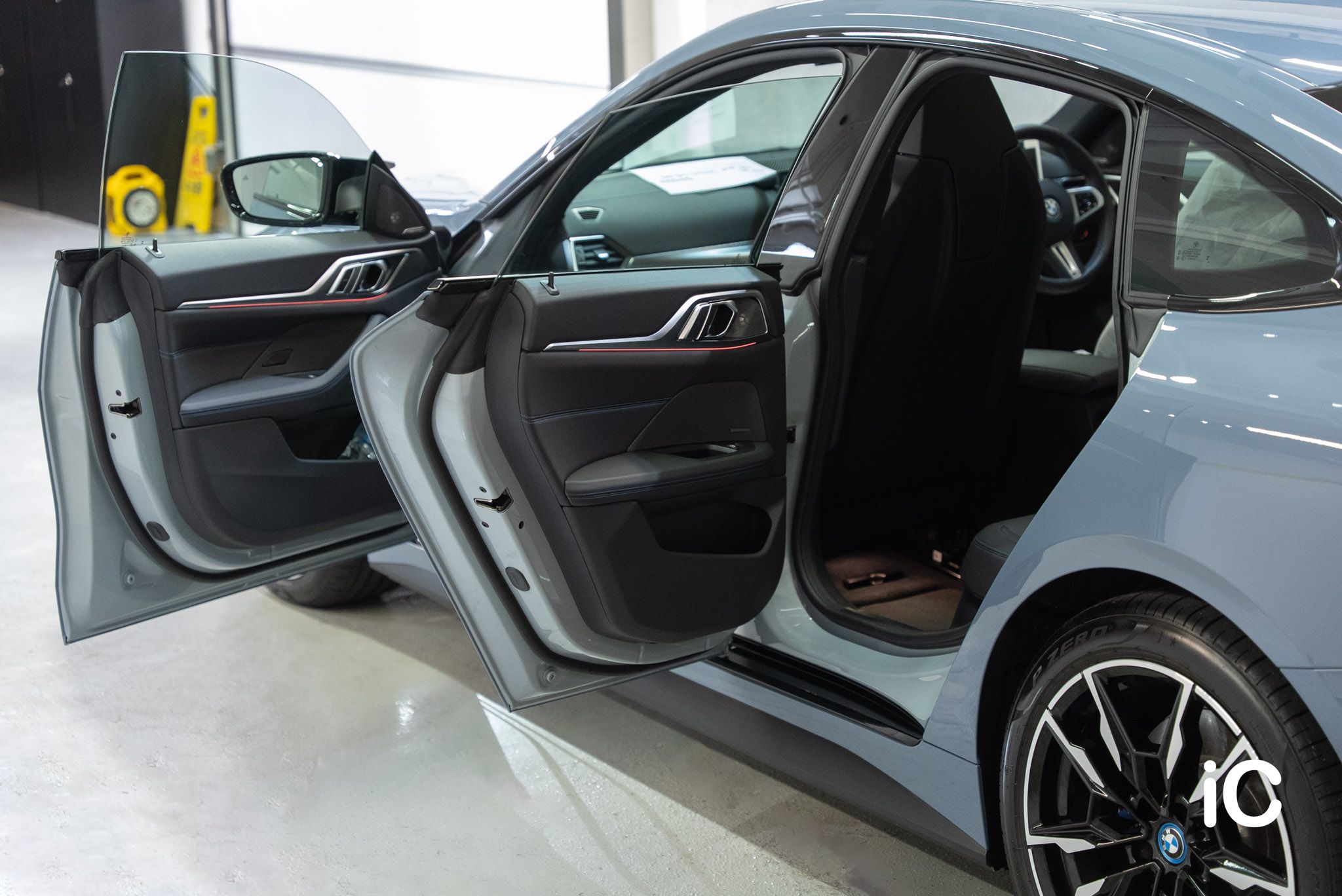 BMW i4 轉色 PPF 施工作品