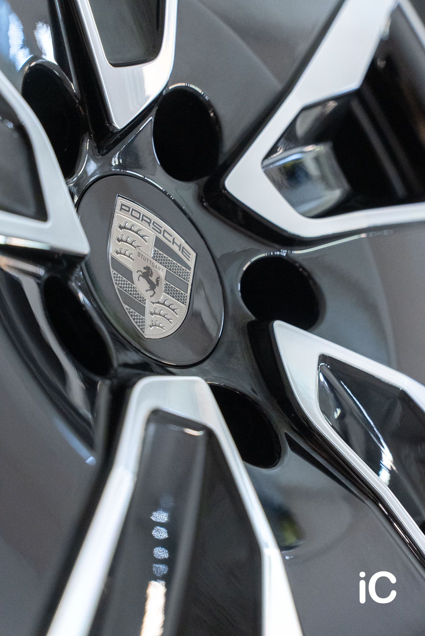 Porsche Macan EV Turbo 透明 PPF 施工作品