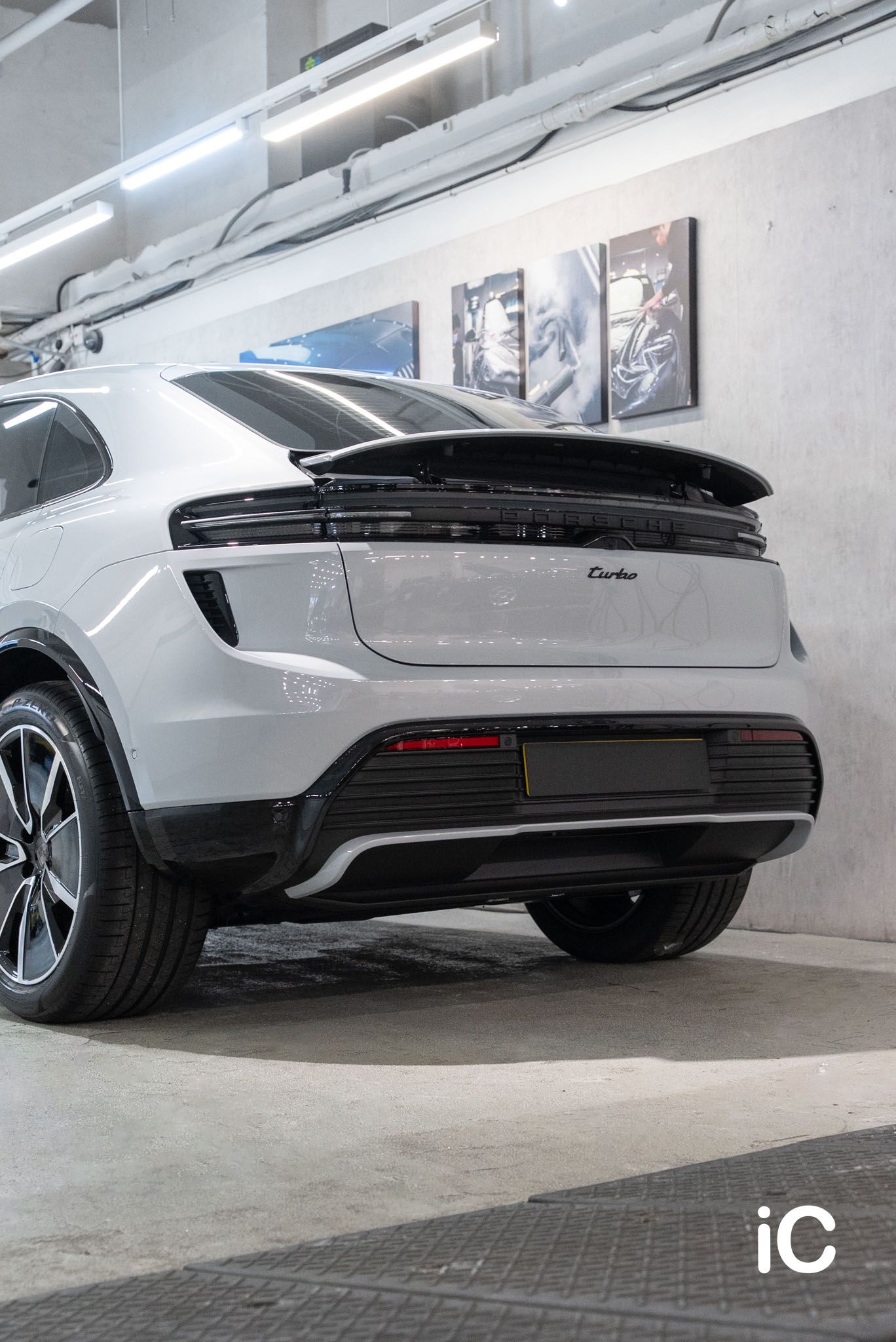Porsche Macan EV Turbo 透明 PPF 施工作品