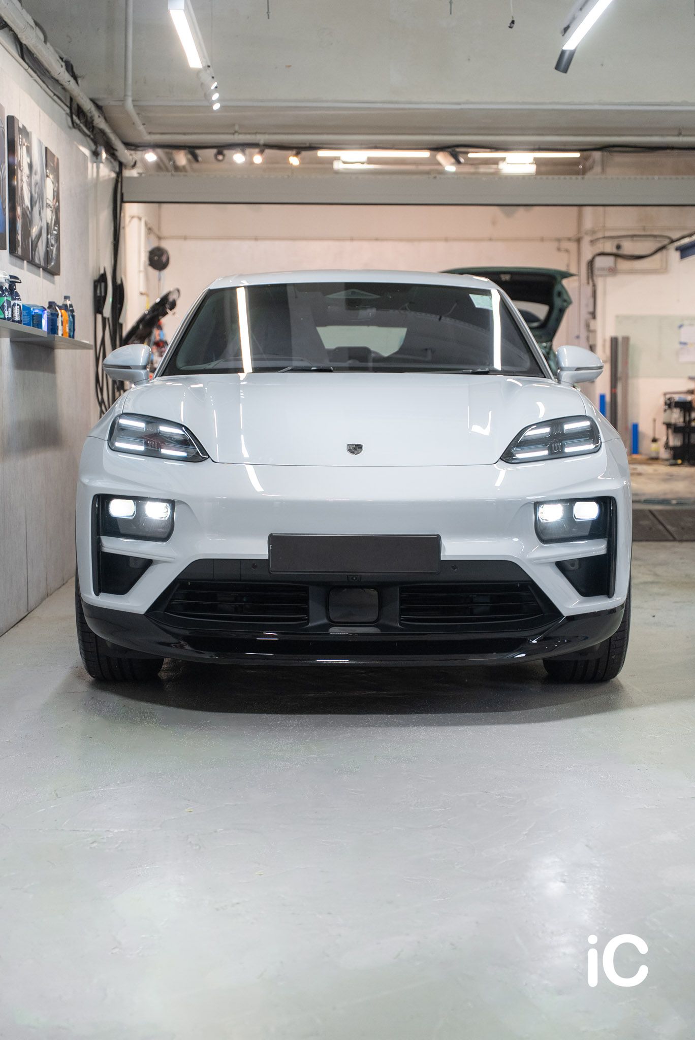 Porsche Macan EV Turbo 透明 PPF 施工作品