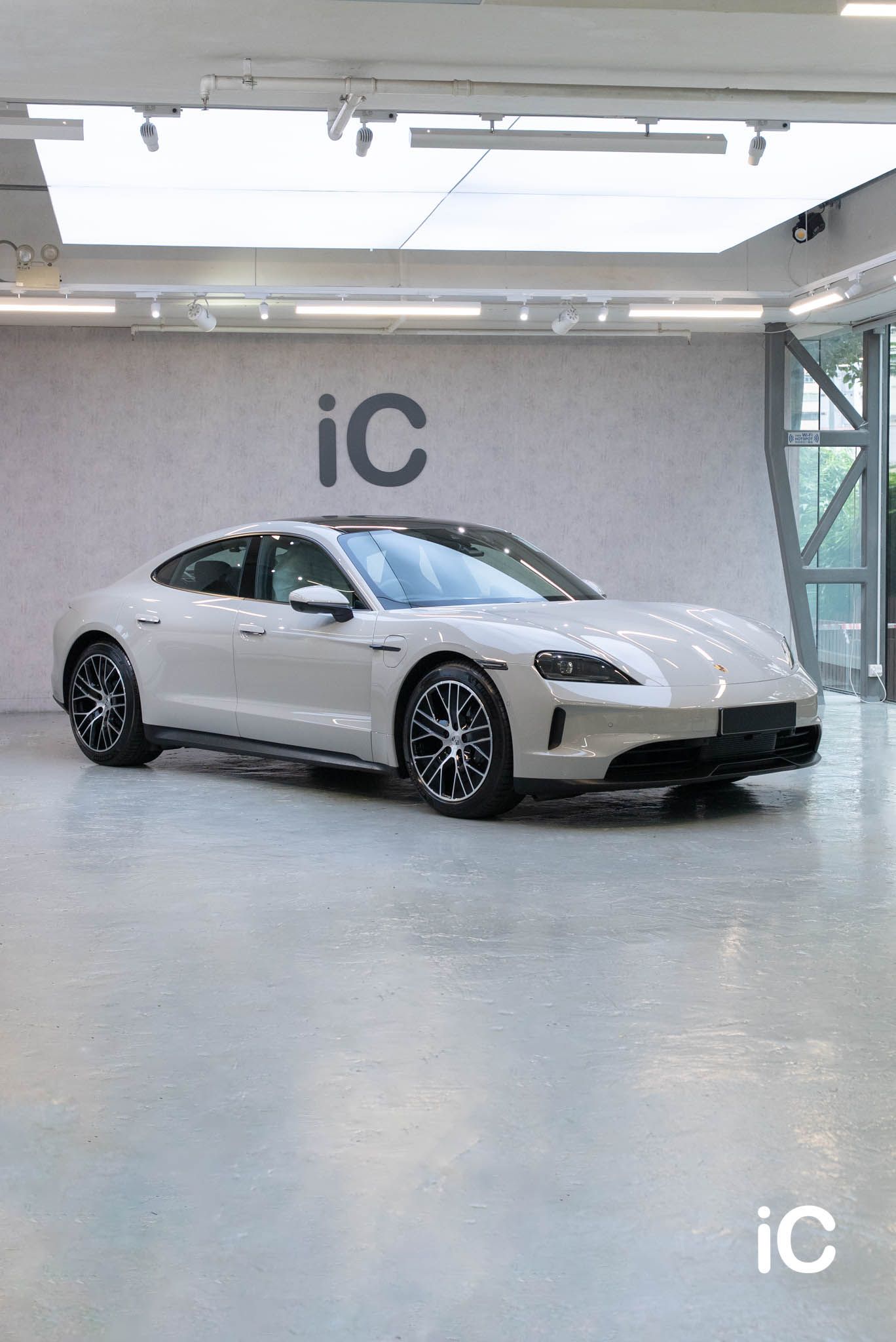 Porsche Taycan 透明 PPF 施工作品