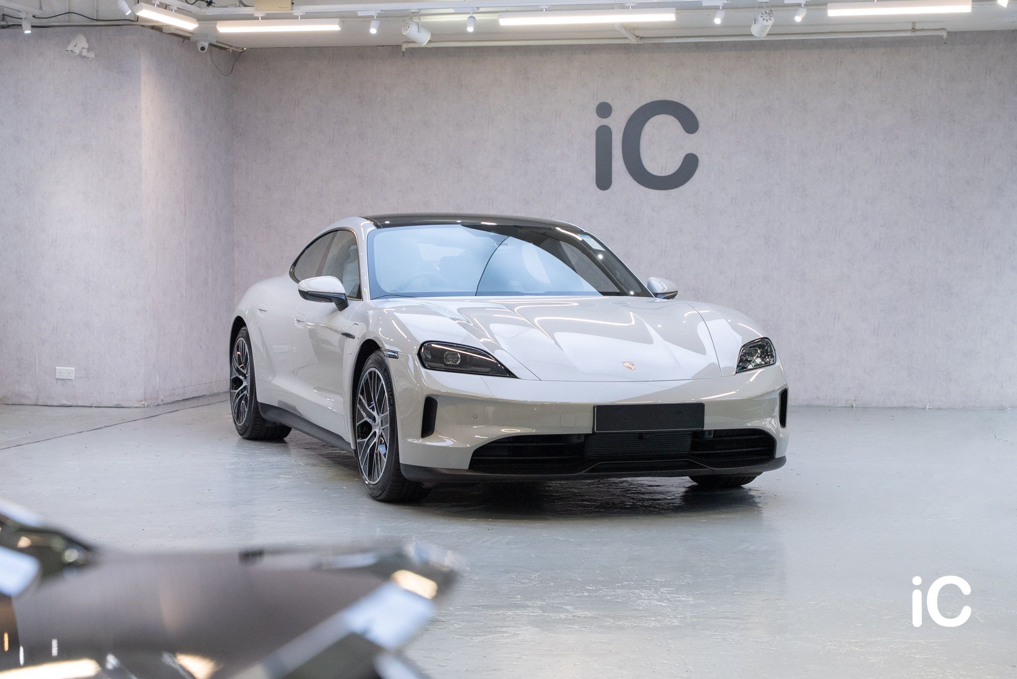 Porsche Taycan 透明 PPF 施工作品