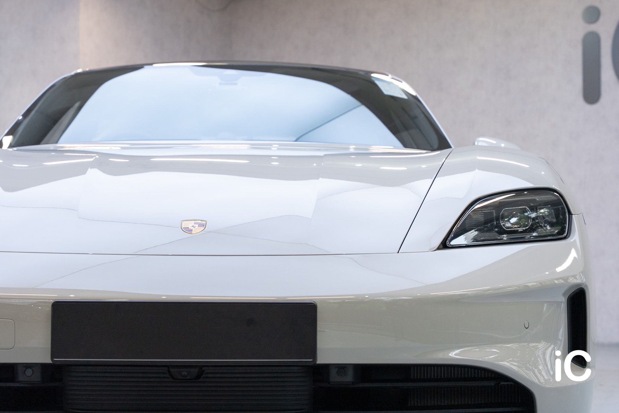 Porsche Taycan 透明 PPF 施工作品