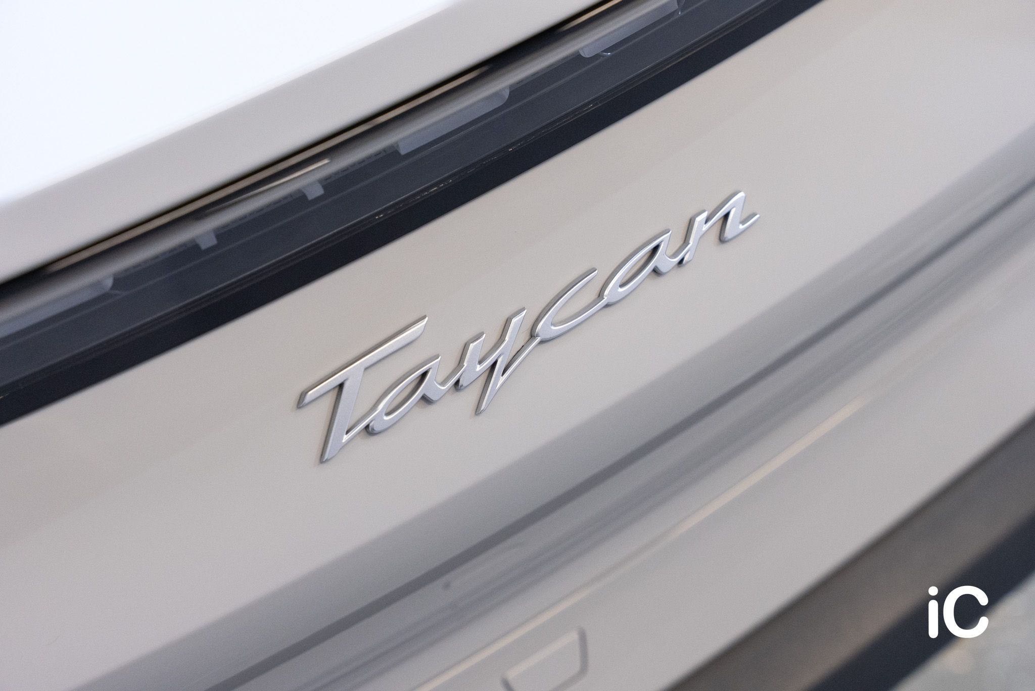 Porsche Taycan 透明 PPF 施工作品
