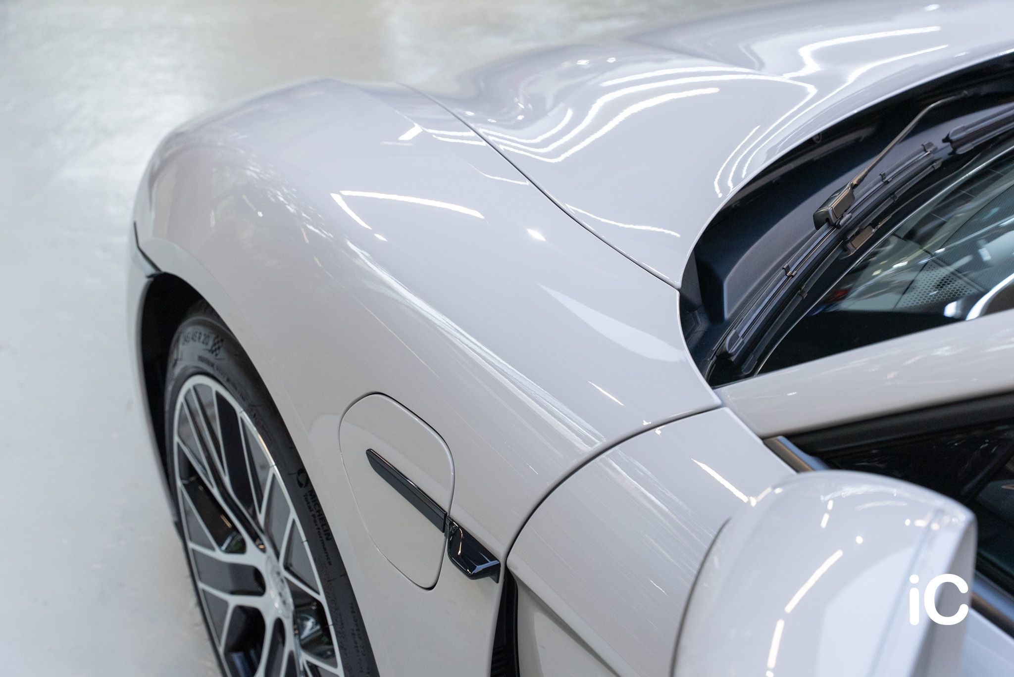 Porsche Taycan 透明 PPF 施工作品