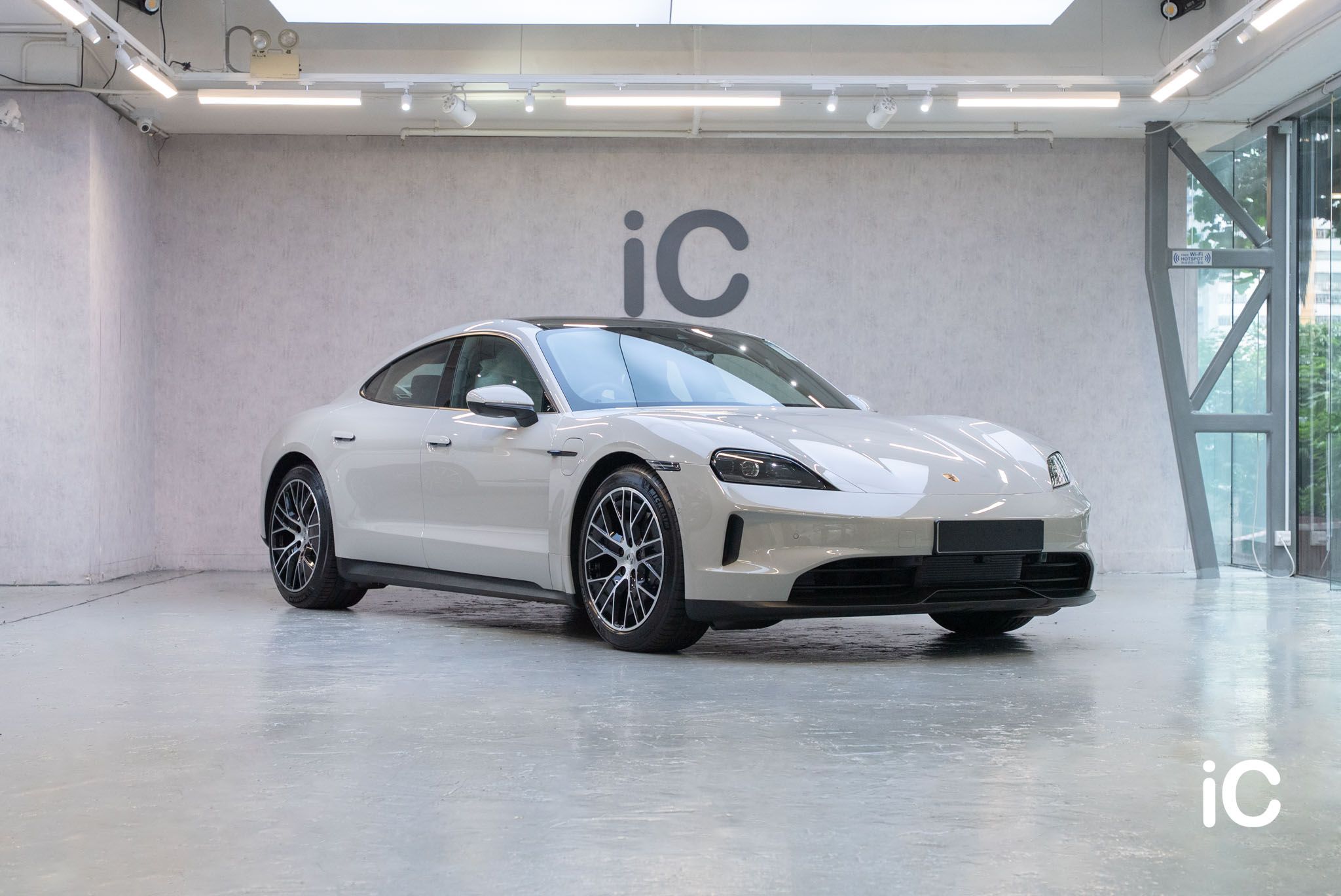 Porsche Taycan 透明 PPF 施工作品