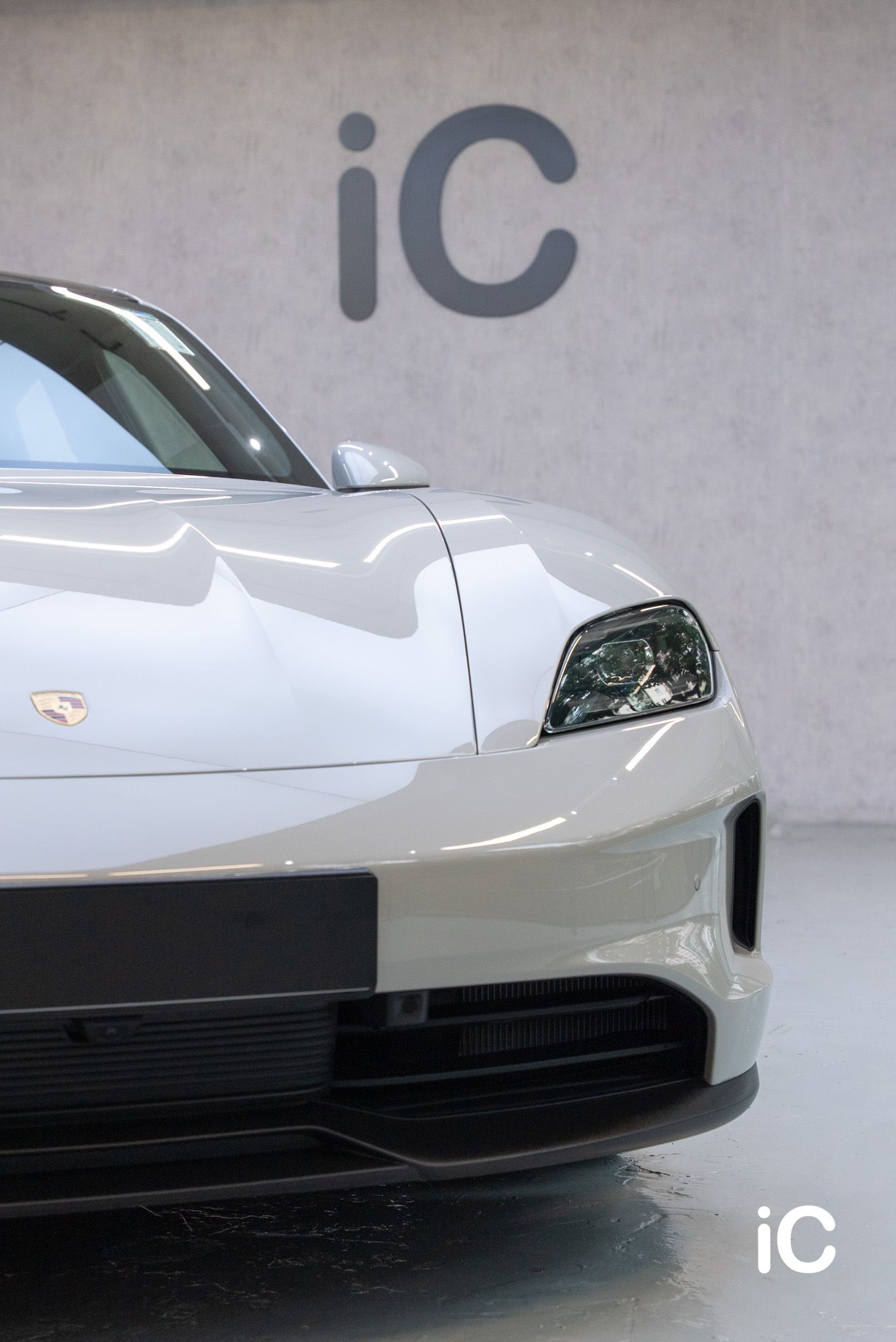 Porsche Taycan 透明 PPF 施工作品