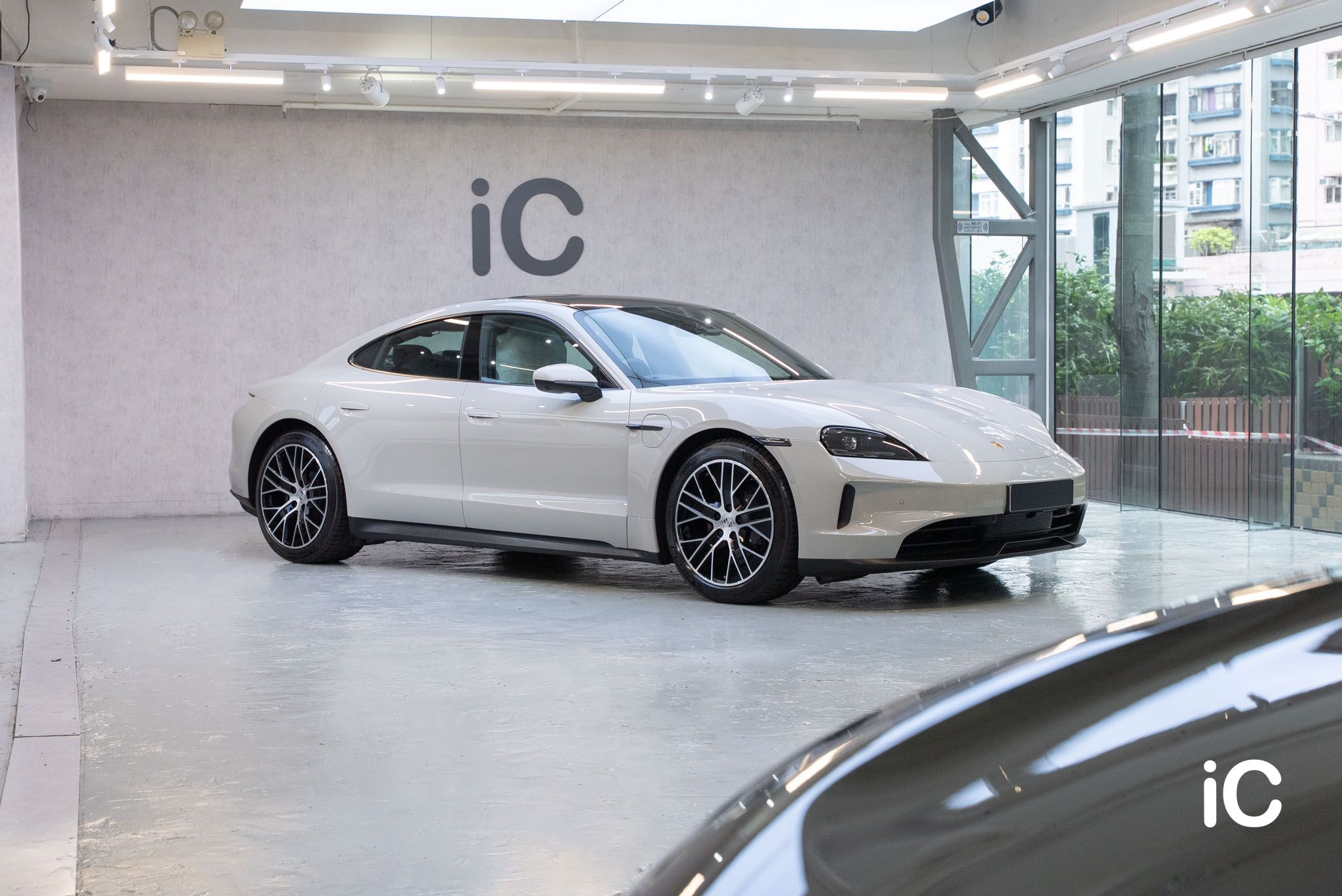 Porsche Taycan 透明 PPF 施工作品