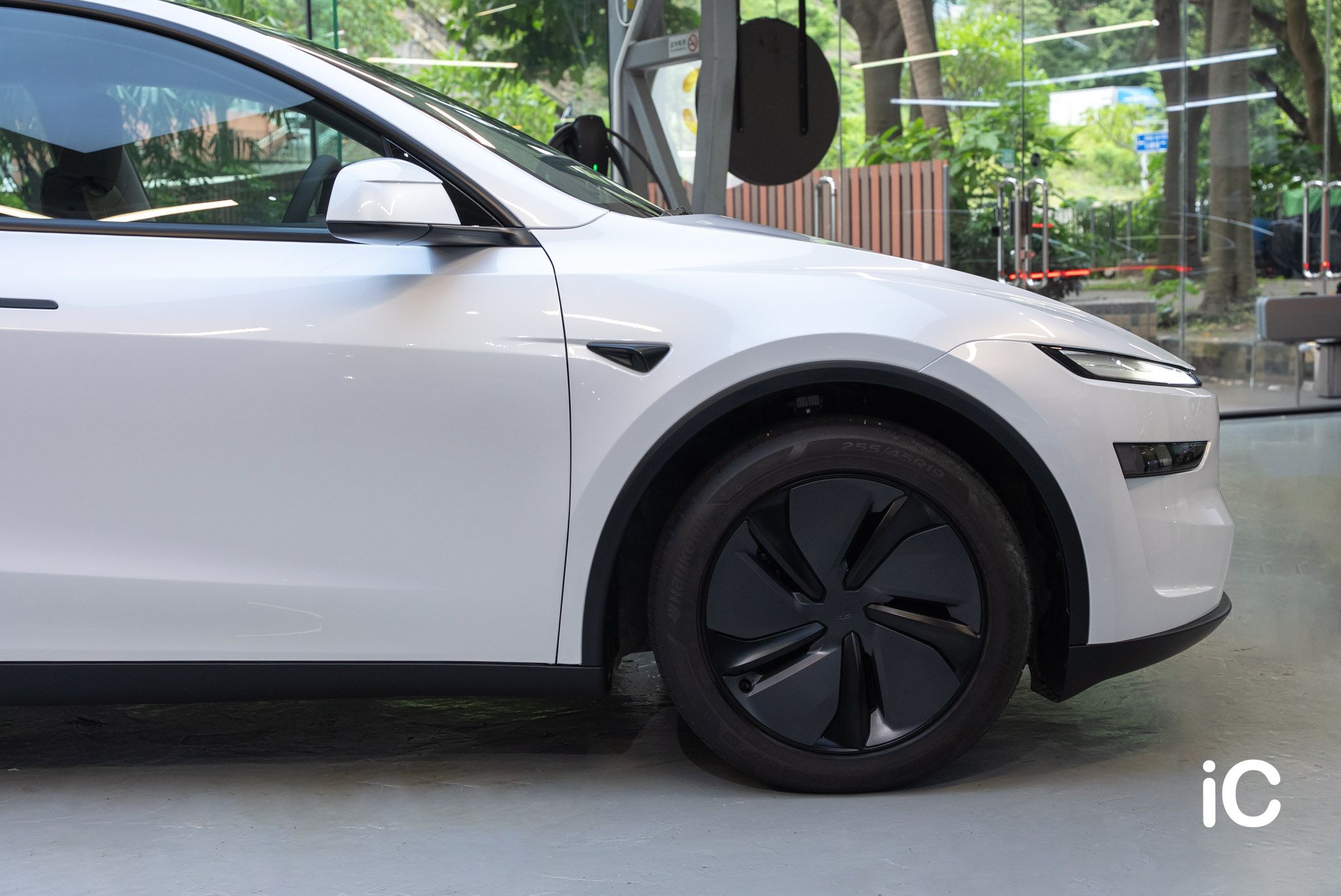 Tesla Model Y 轉色 PPF 施工作品