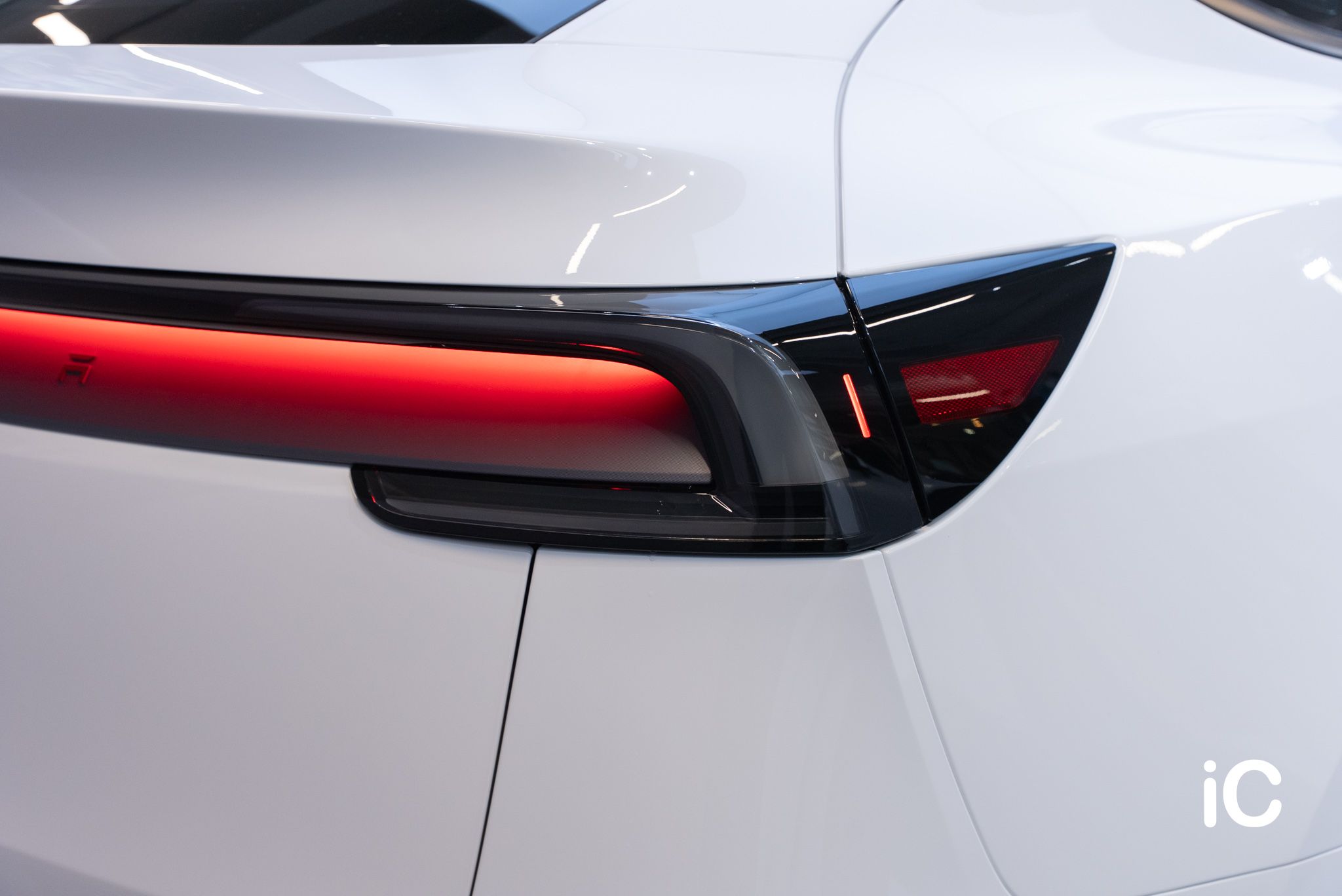 Tesla Model Y 轉色 PPF 施工作品