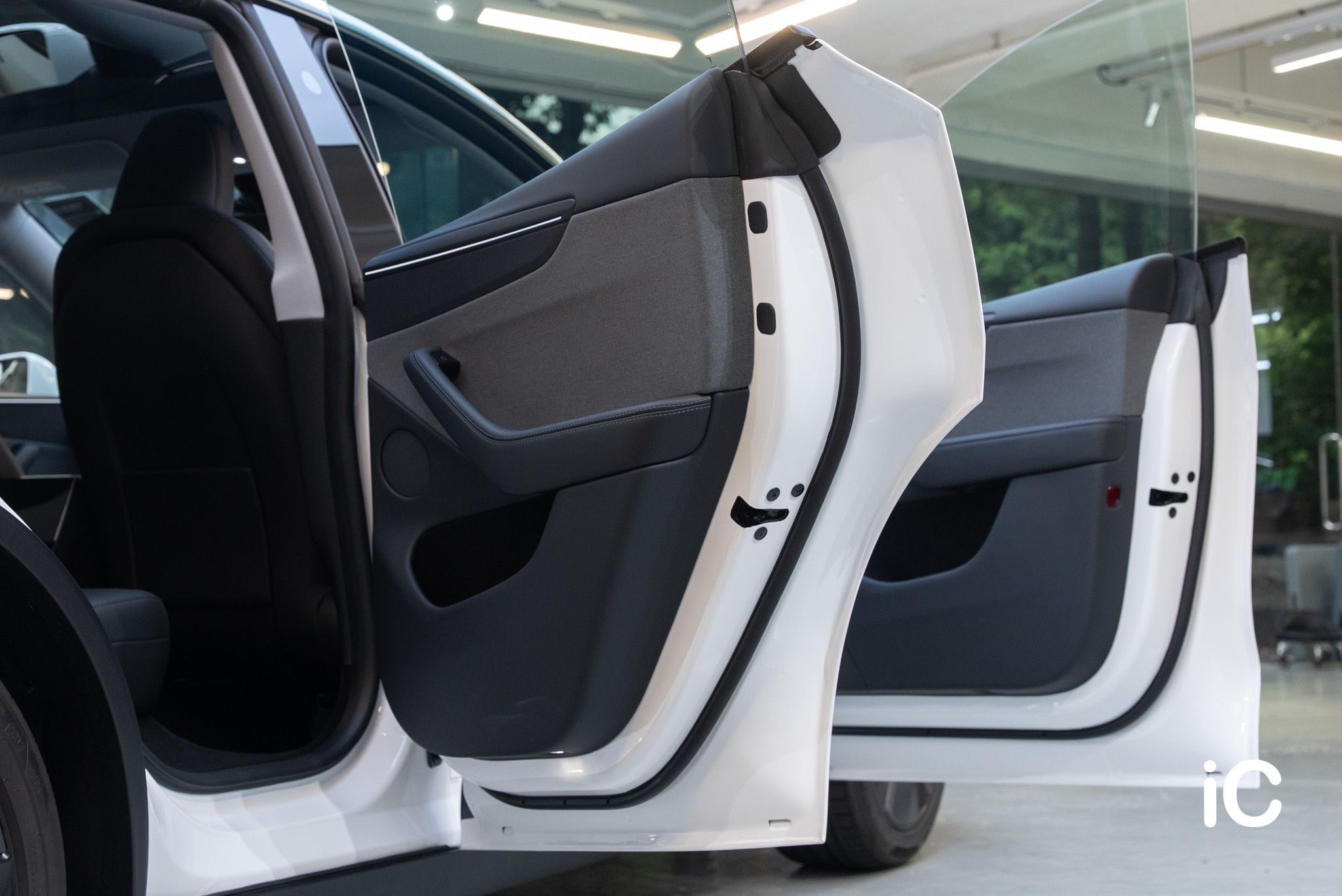 Tesla Model Y 轉色 PPF 施工作品