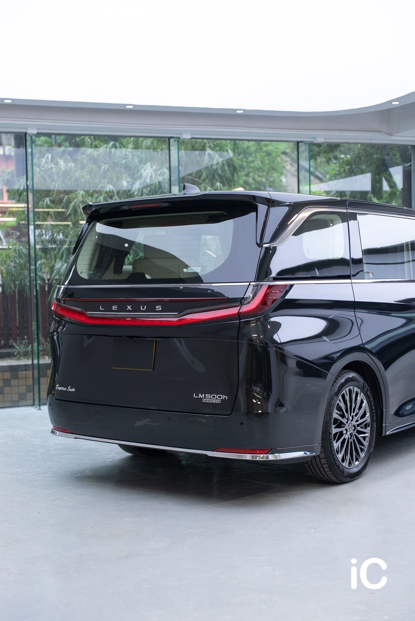 Lexus LM 透明 PPF 施工作品
