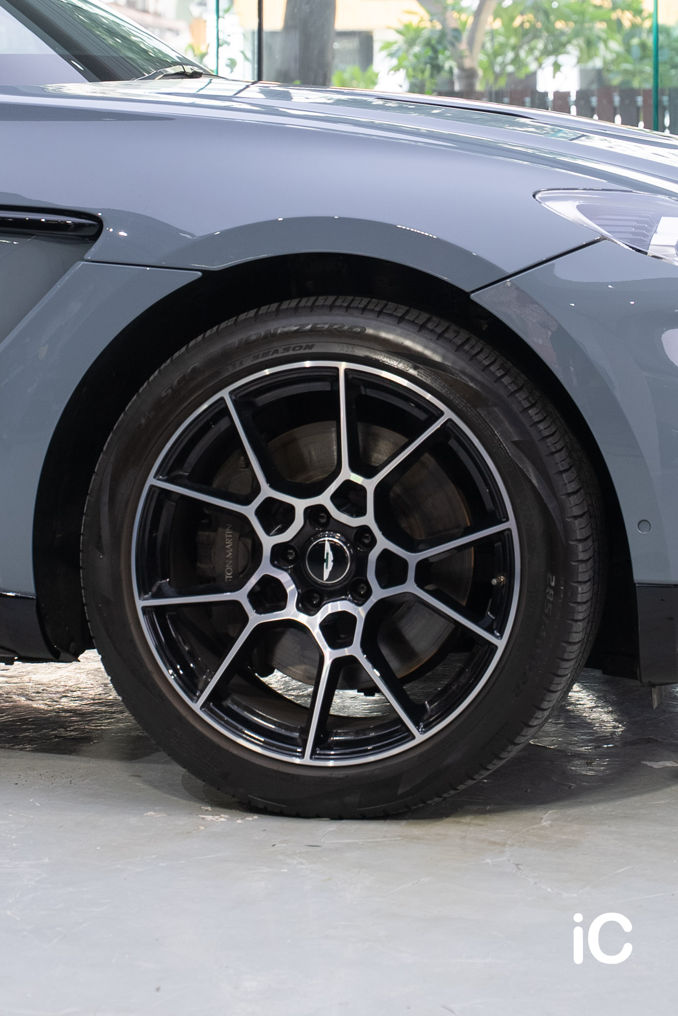 Aston Martin DBX 轉色 PPF 施工作品
