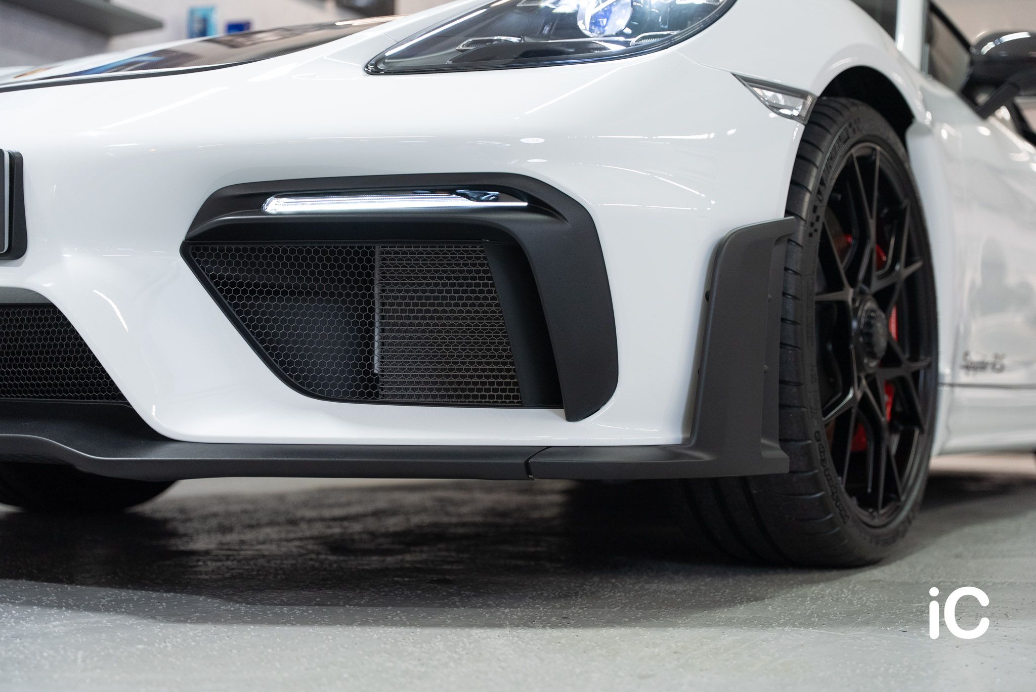 Porsche 718 Spyder RS 透明 PPF 施工作品