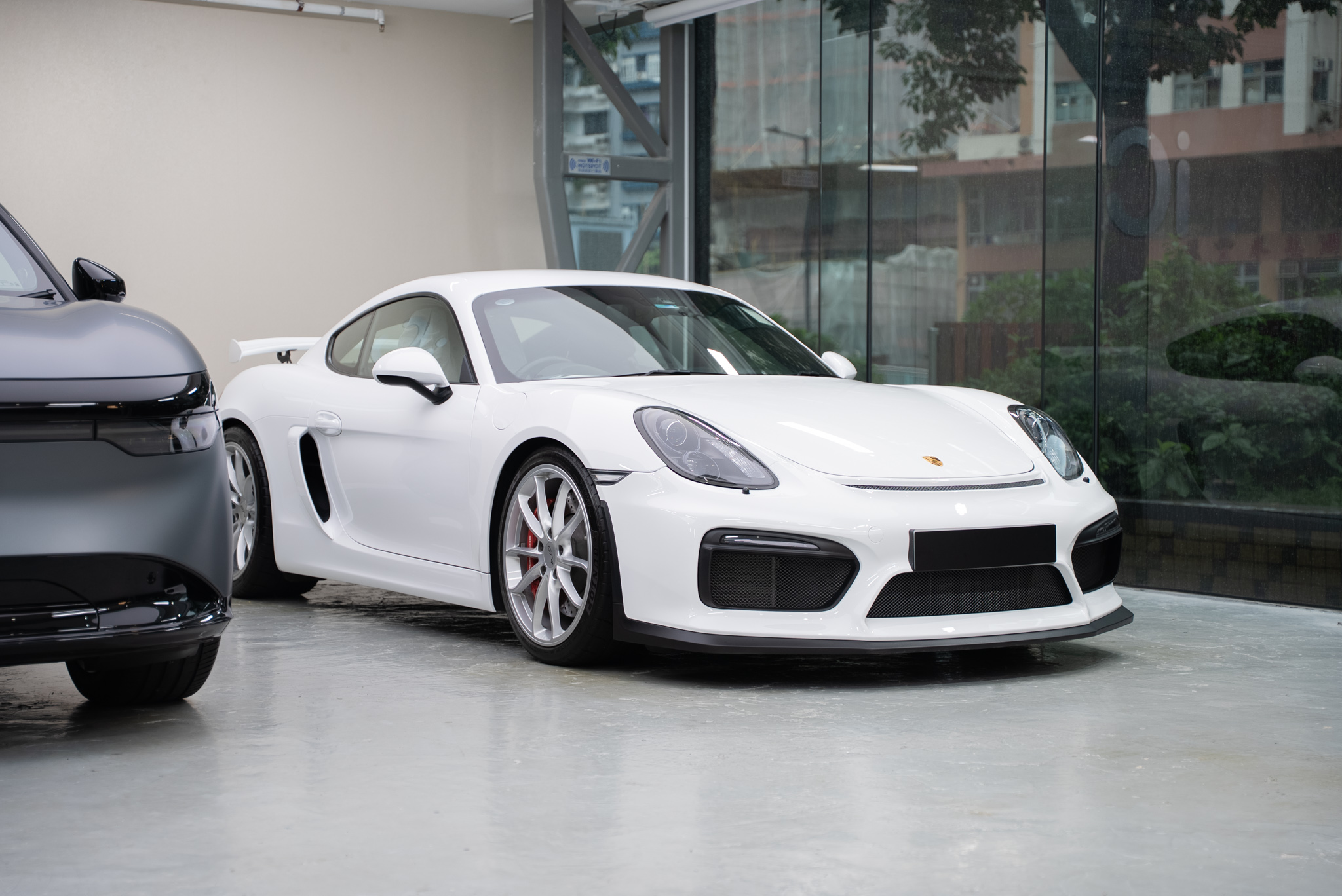 Porsche 981 Cayman GT4 — Solid White
