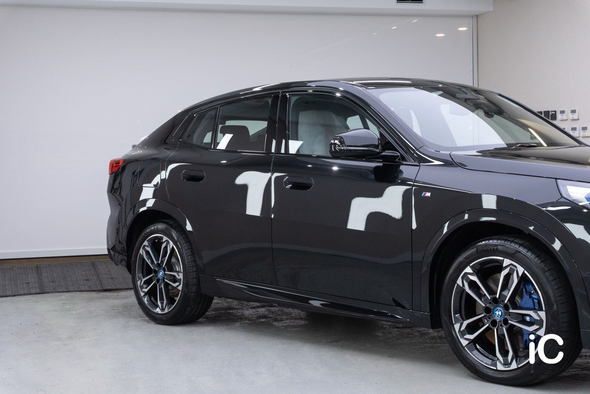 BMW iX2 (M Sport Edition) 鍍膜 施工作品