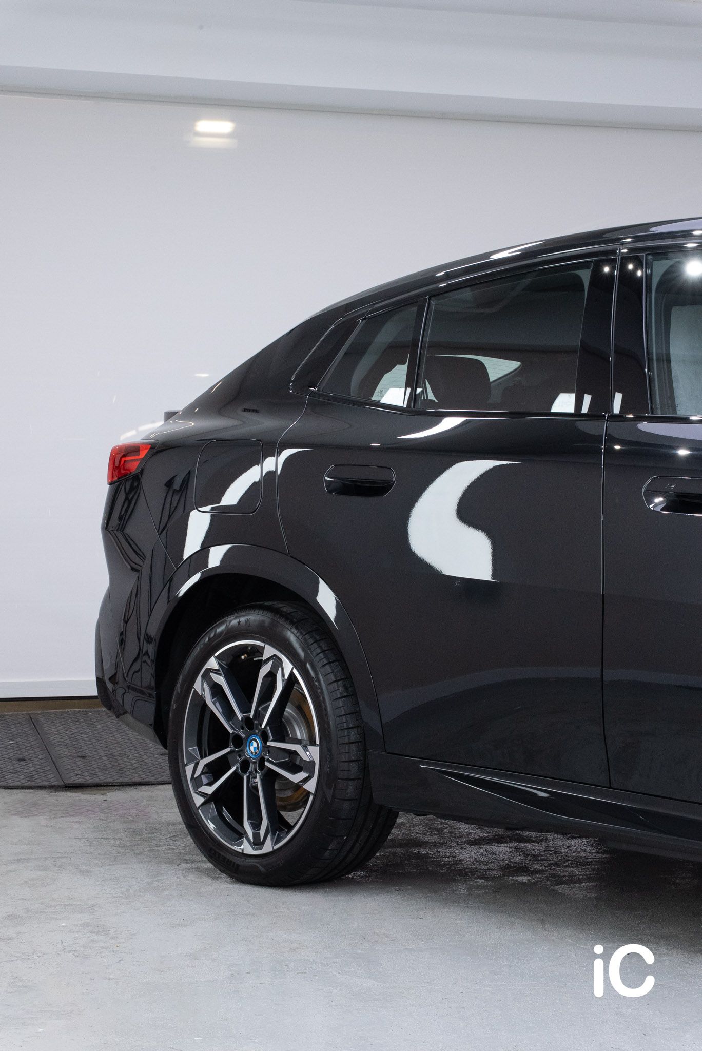 BMW iX2 (M Sport Edition) 鍍膜 施工作品