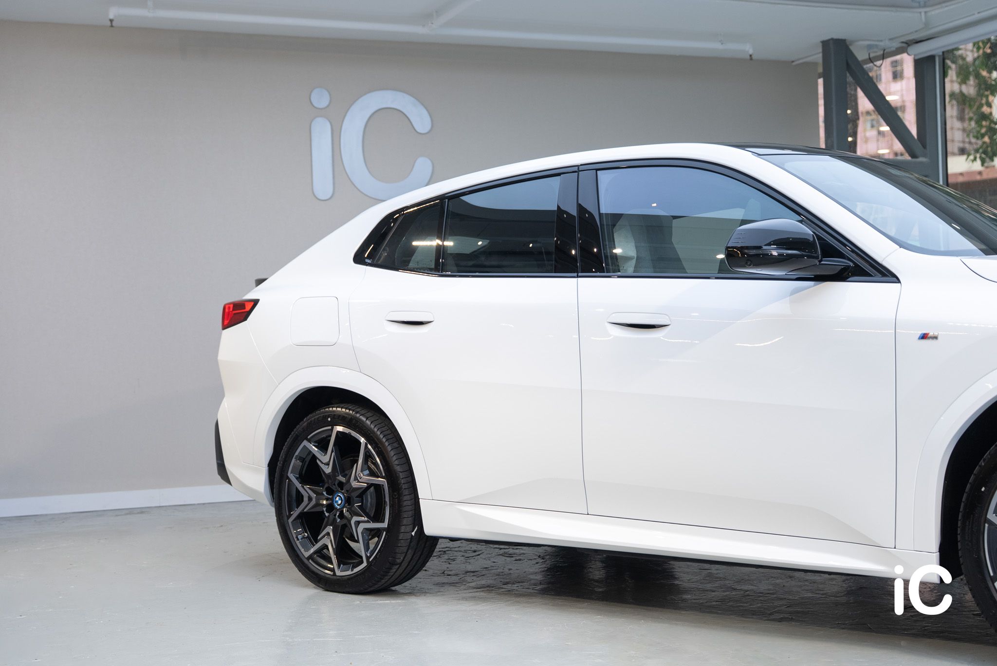 BMW iX2 (M Sport Edition) 轉色 PPF 施工作品