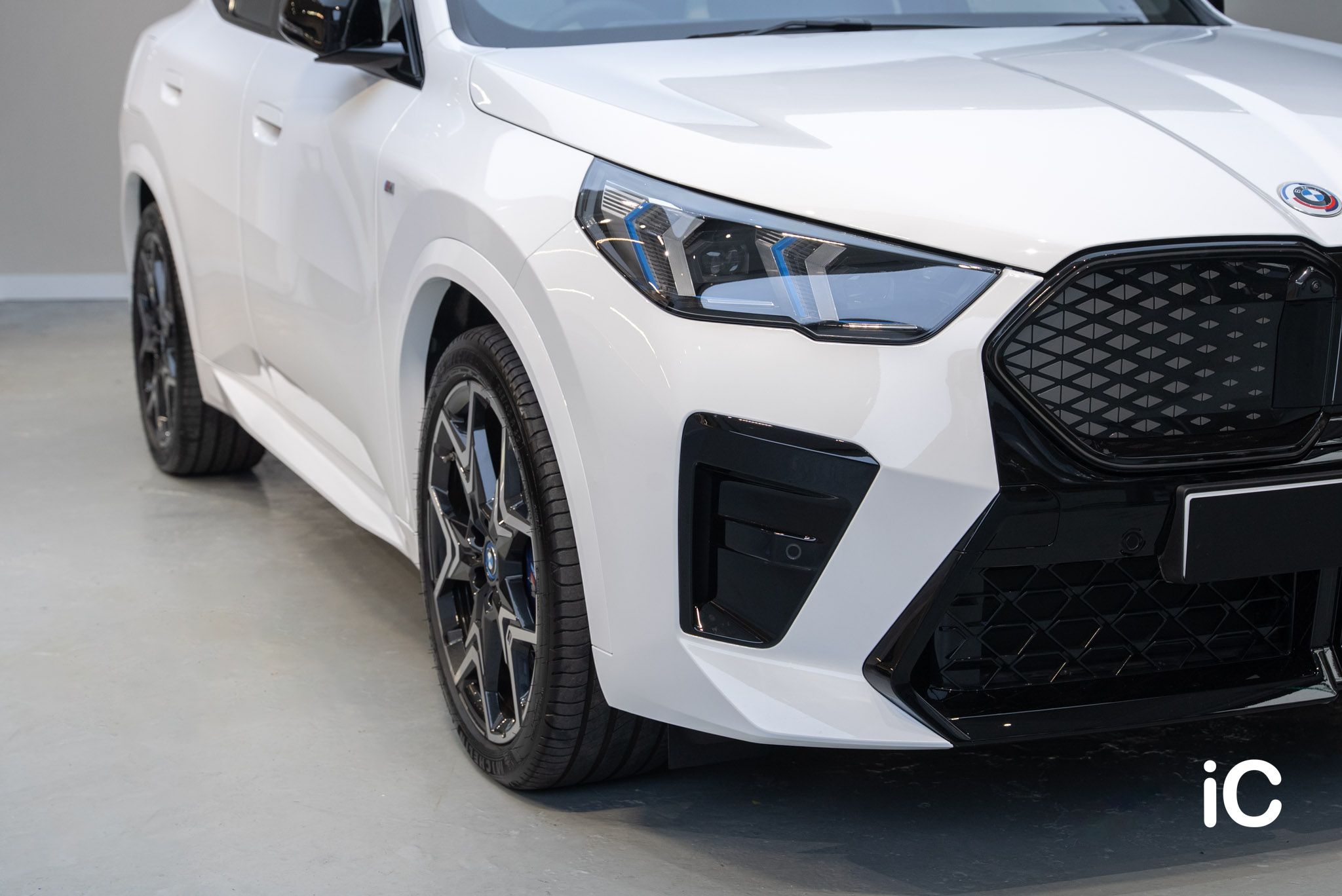 BMW iX2 (M Sport Edition) 轉色 PPF 施工作品