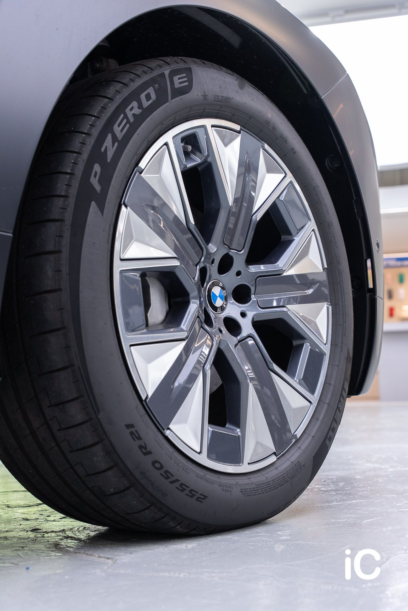 BMW iX 透明 PPF 施工作品