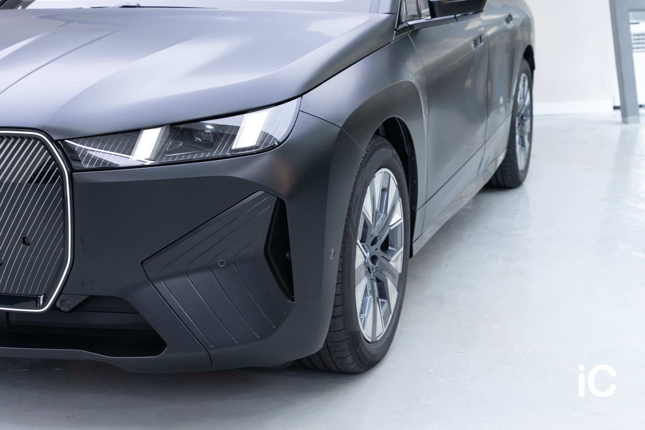 BMW iX 透明 PPF 施工作品