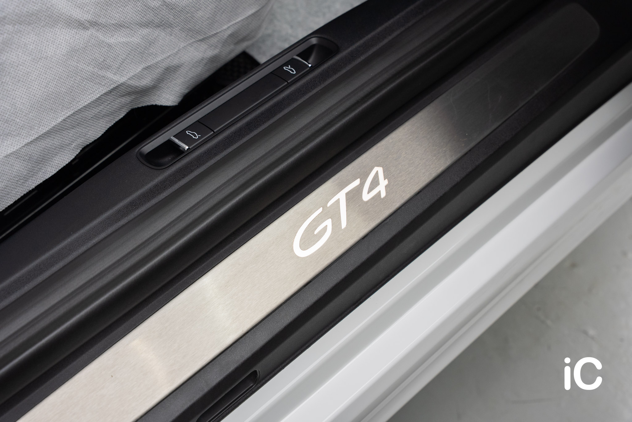 Porsche 981 Cayman GT4 轉色 PPF 施工作品