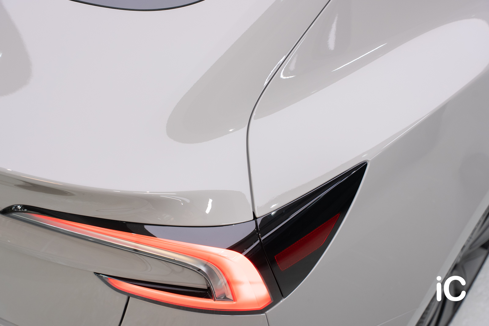 Tesla Model 3 轉色 PPF 施工作品