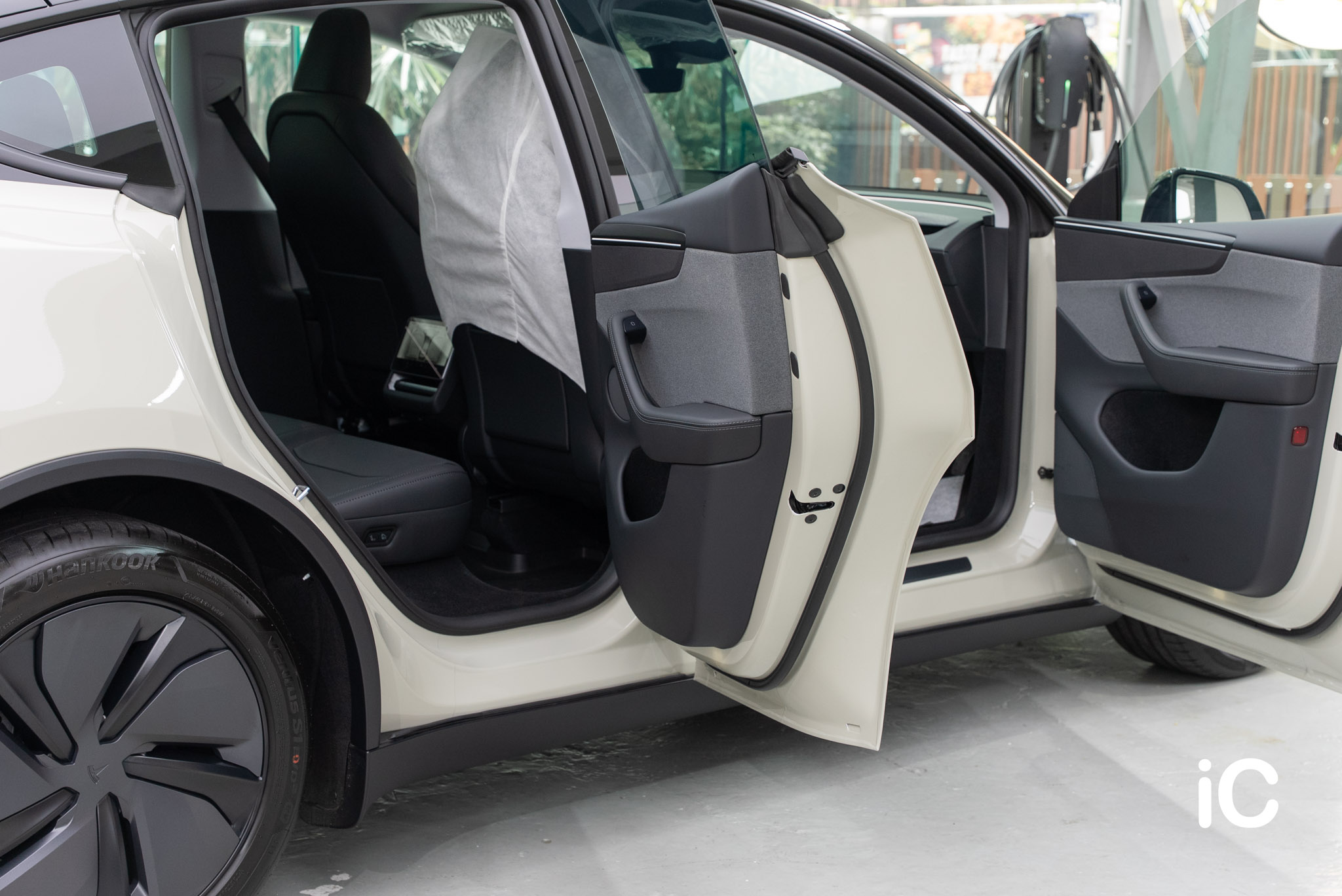 Tesla Model Y 轉色 PPF 施工作品