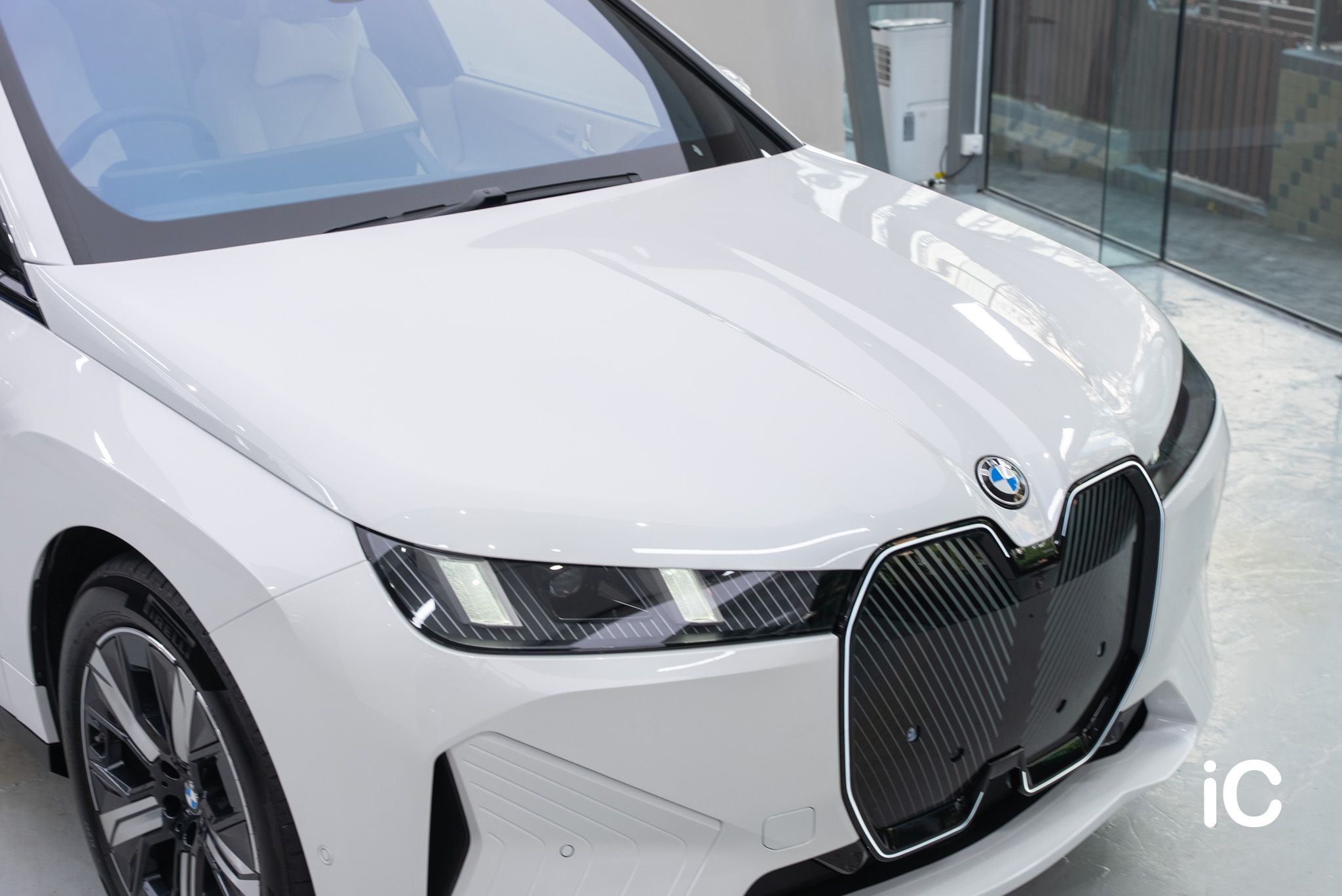 BMW iX 透明 PPF 施工作品
