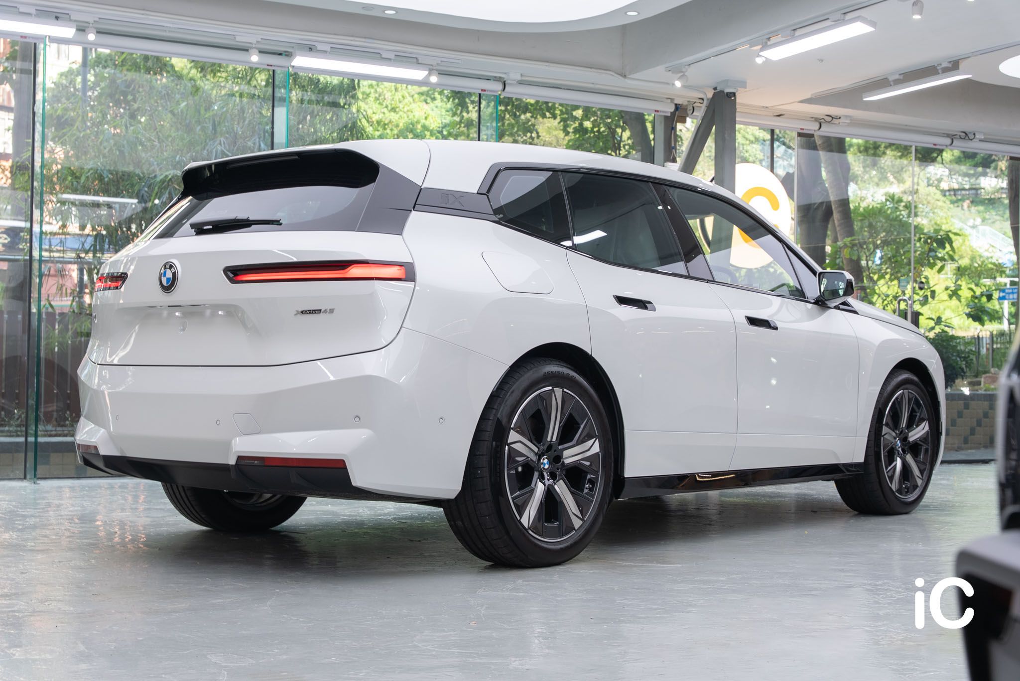 BMW iX 透明 PPF 施工作品