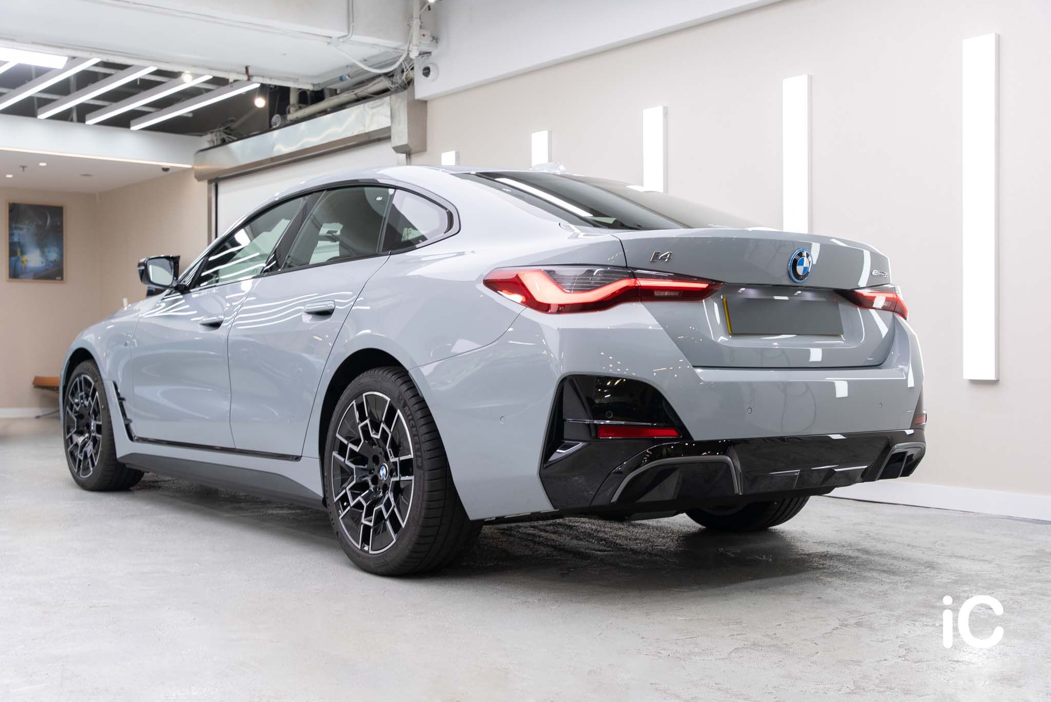 BMW i4 鍍膜 施工作品