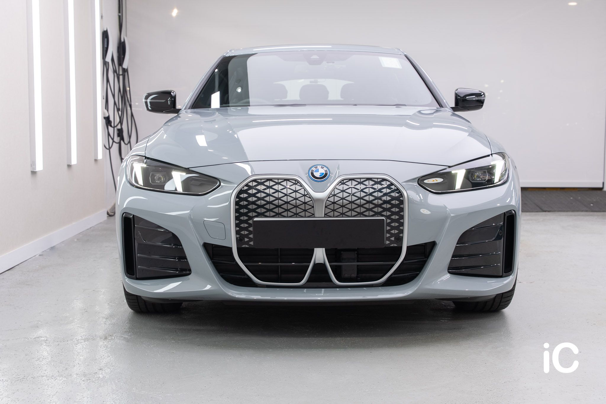 BMW i4 鍍膜 施工作品
