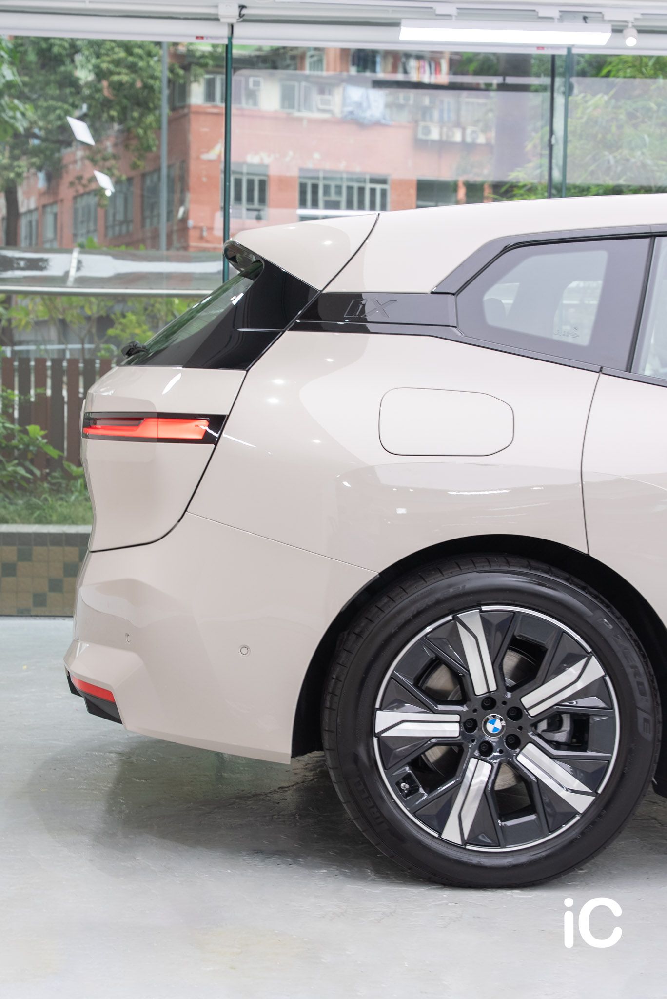 BMW iX 透明 PPF 施工作品